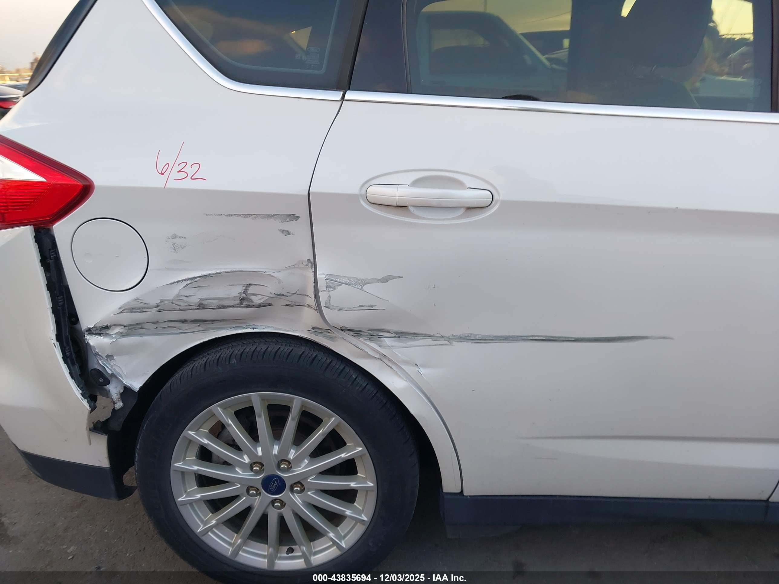 FORD C-MAX image 6