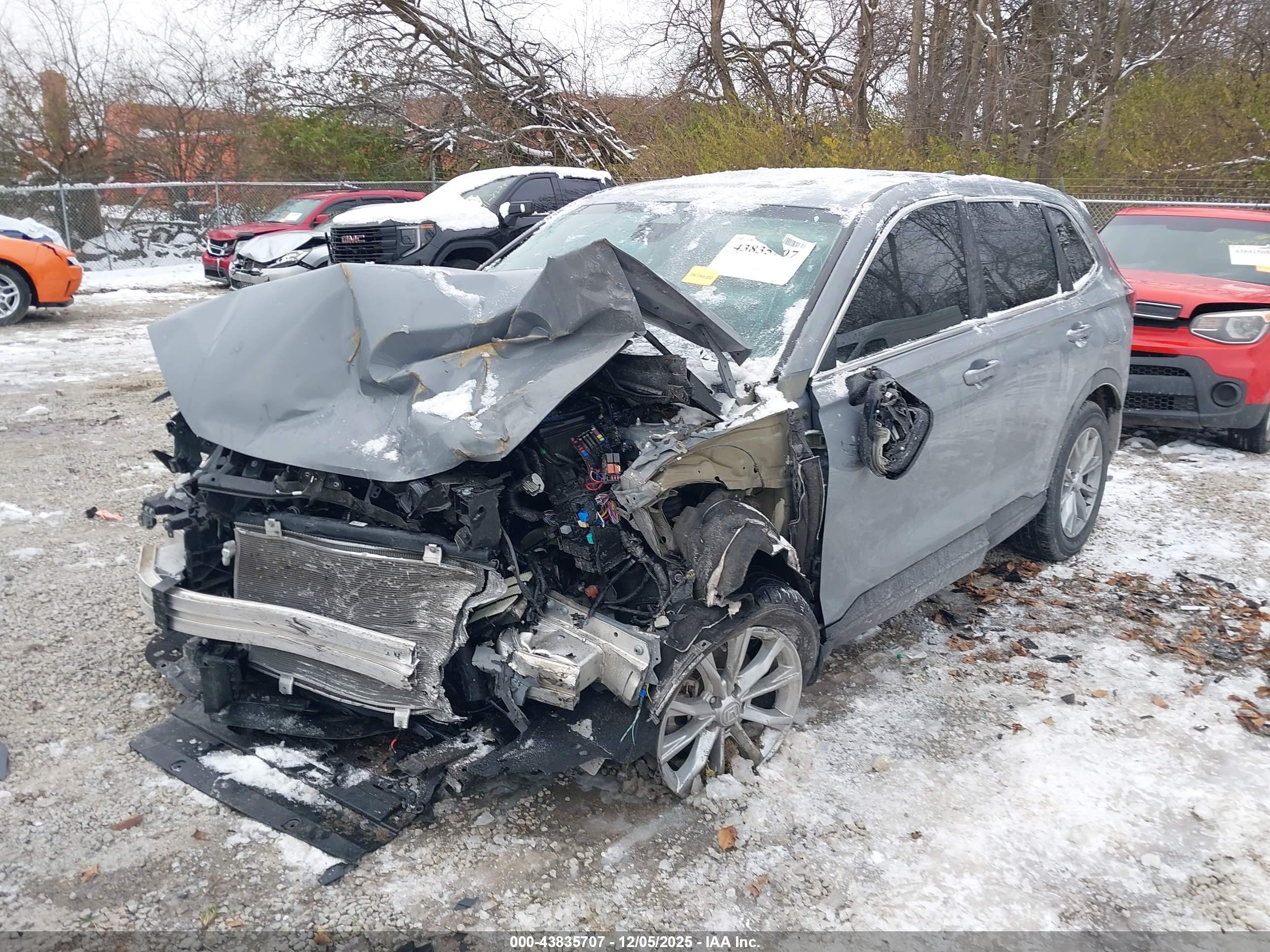 HONDA CR-V image 2