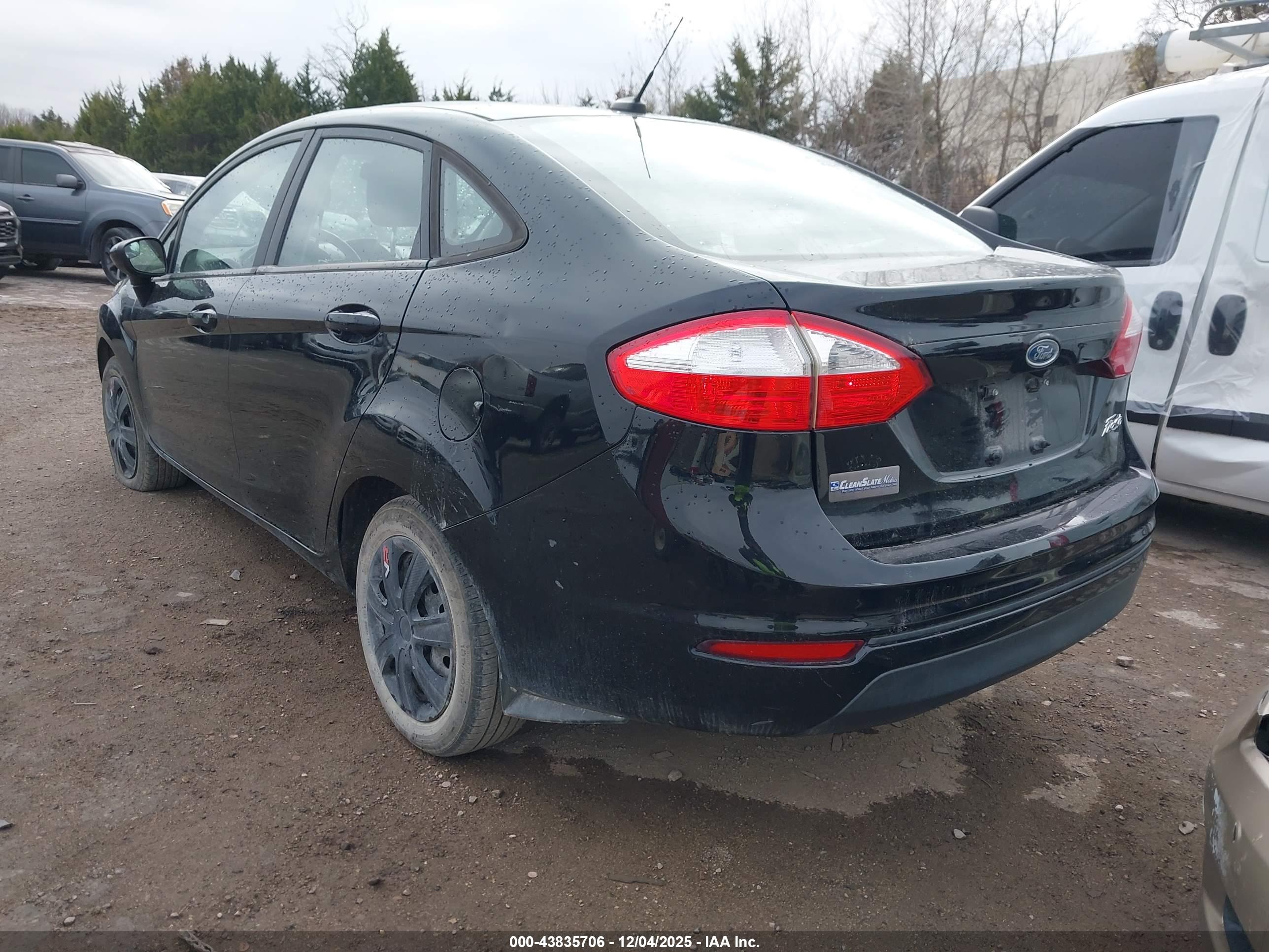 FORD FIESTA image 3