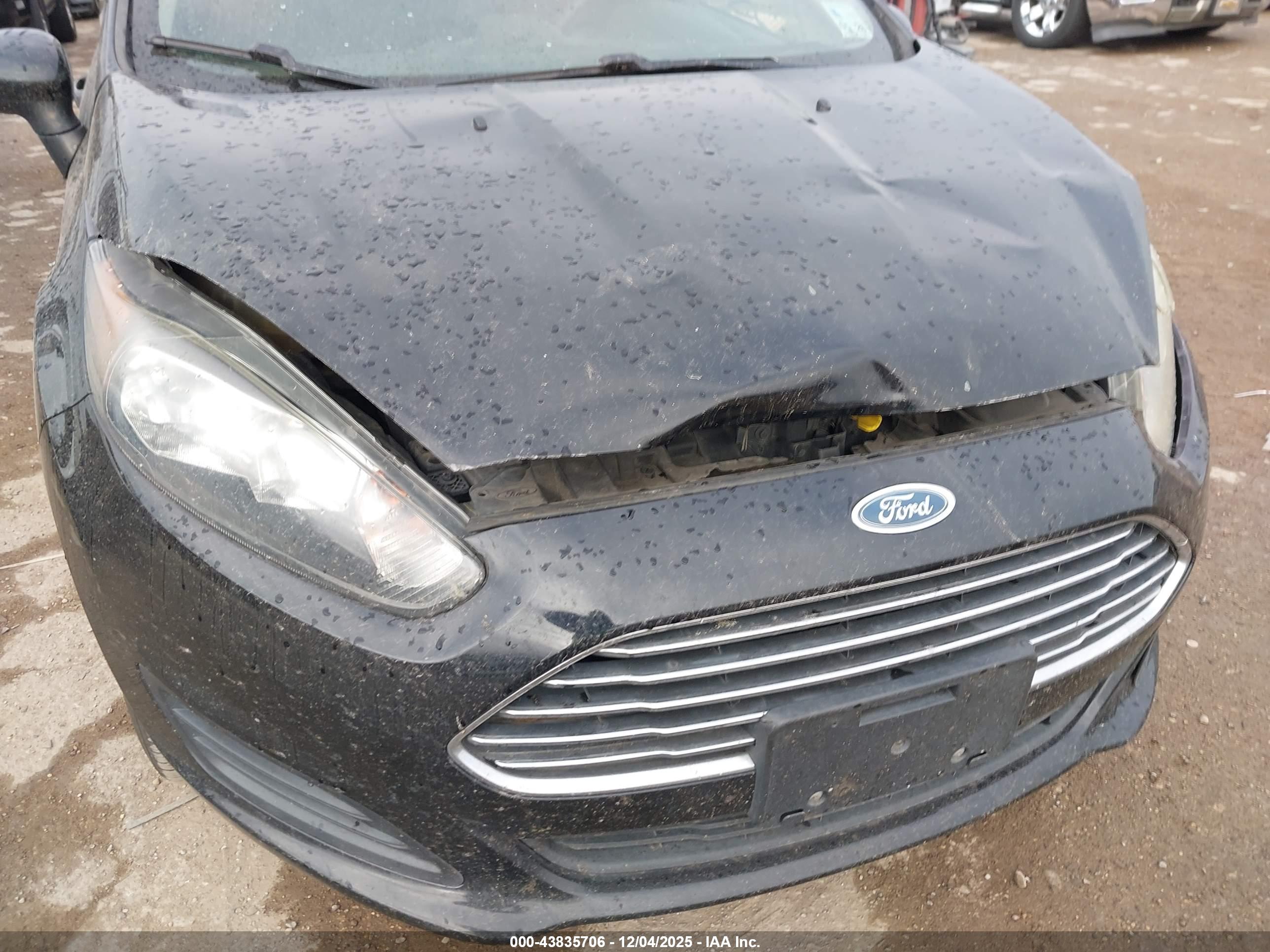 FORD FIESTA image 6