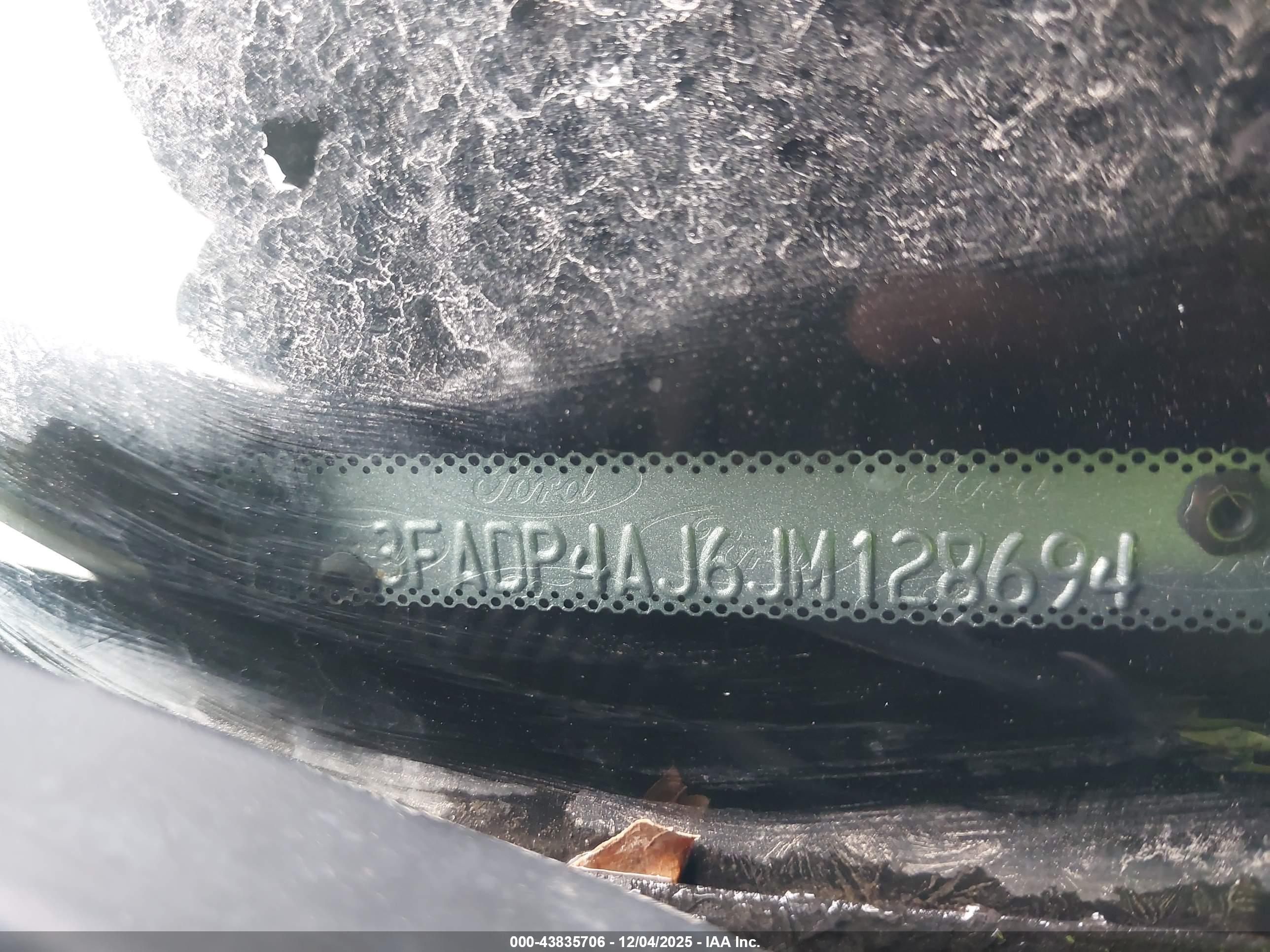 FORD FIESTA image 9