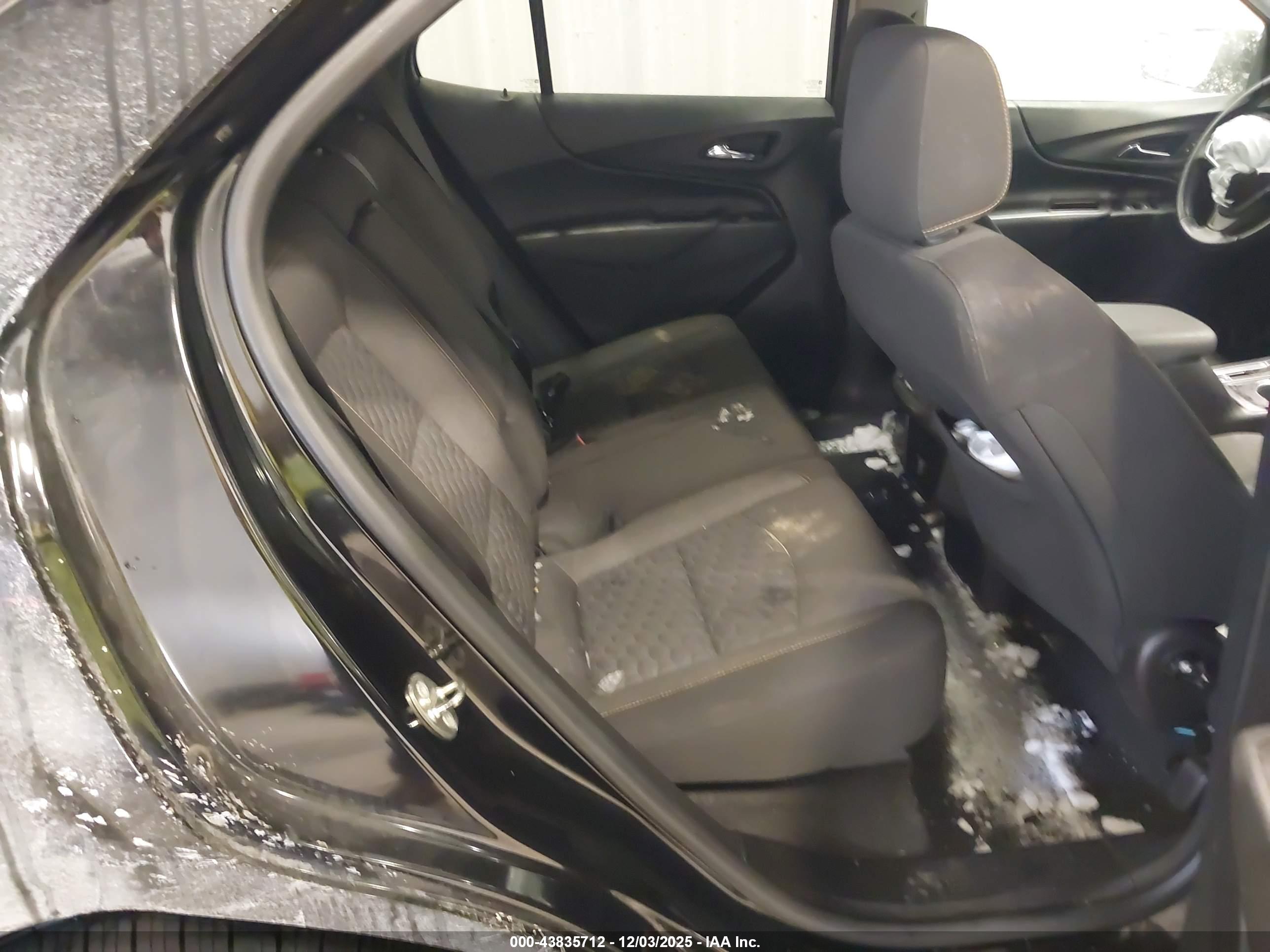 CHEVROLET EQUINOX image 8