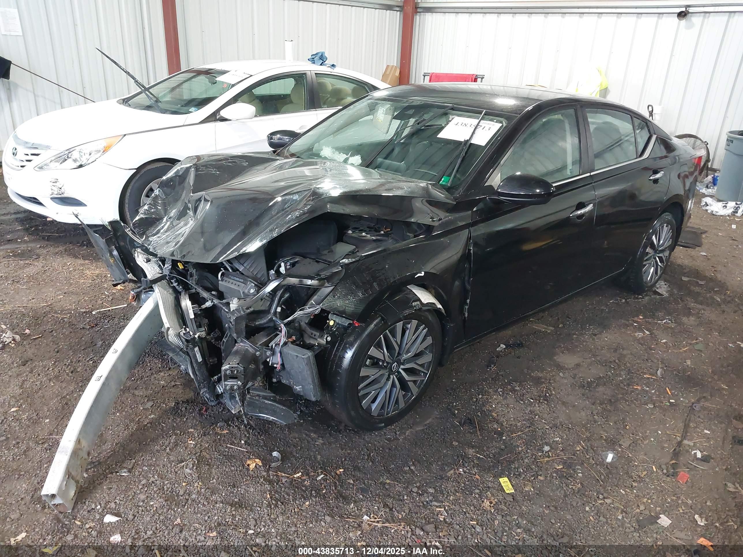 NISSAN ALTIMA image 2