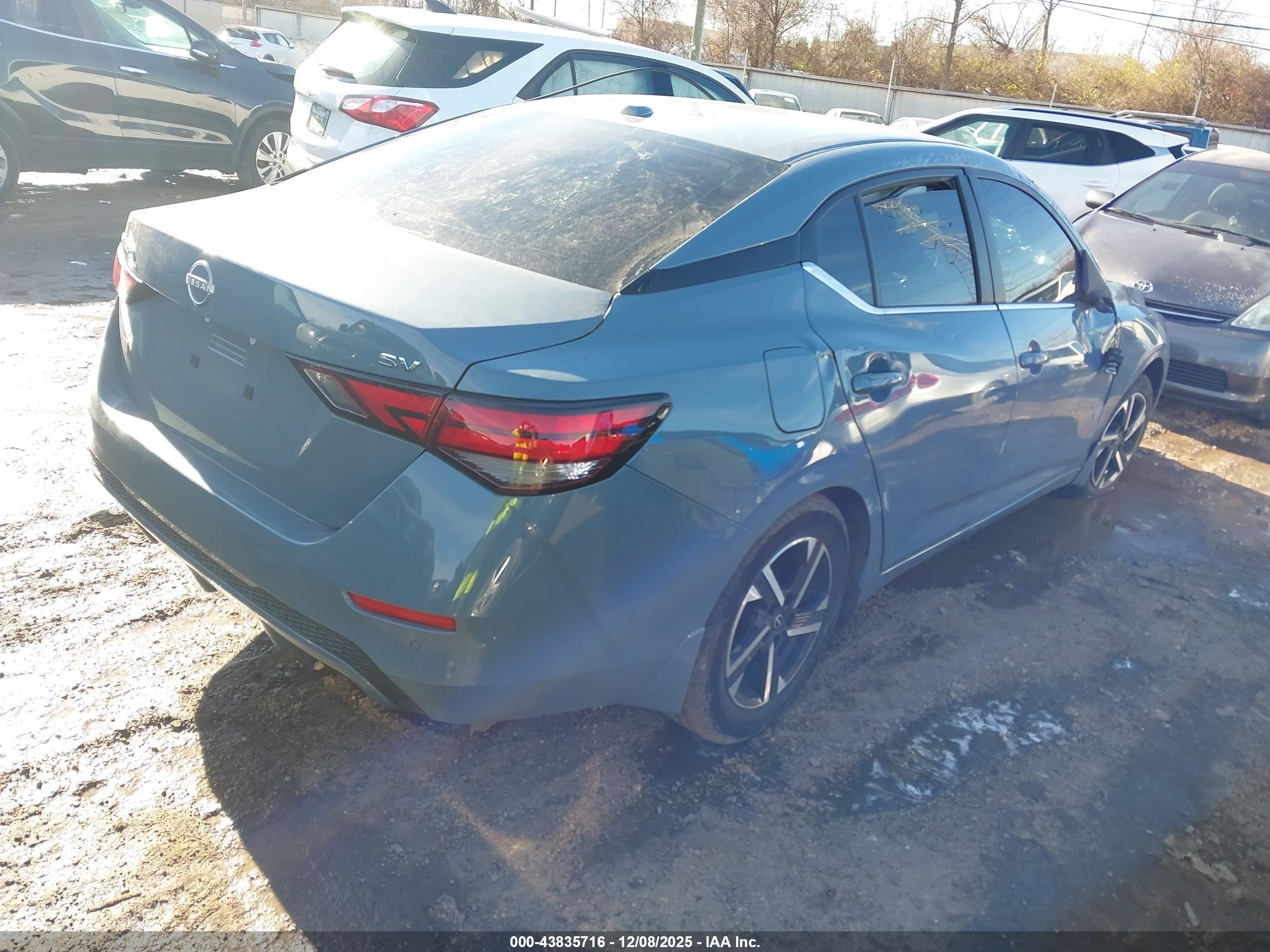 NISSAN SENTRA image 4