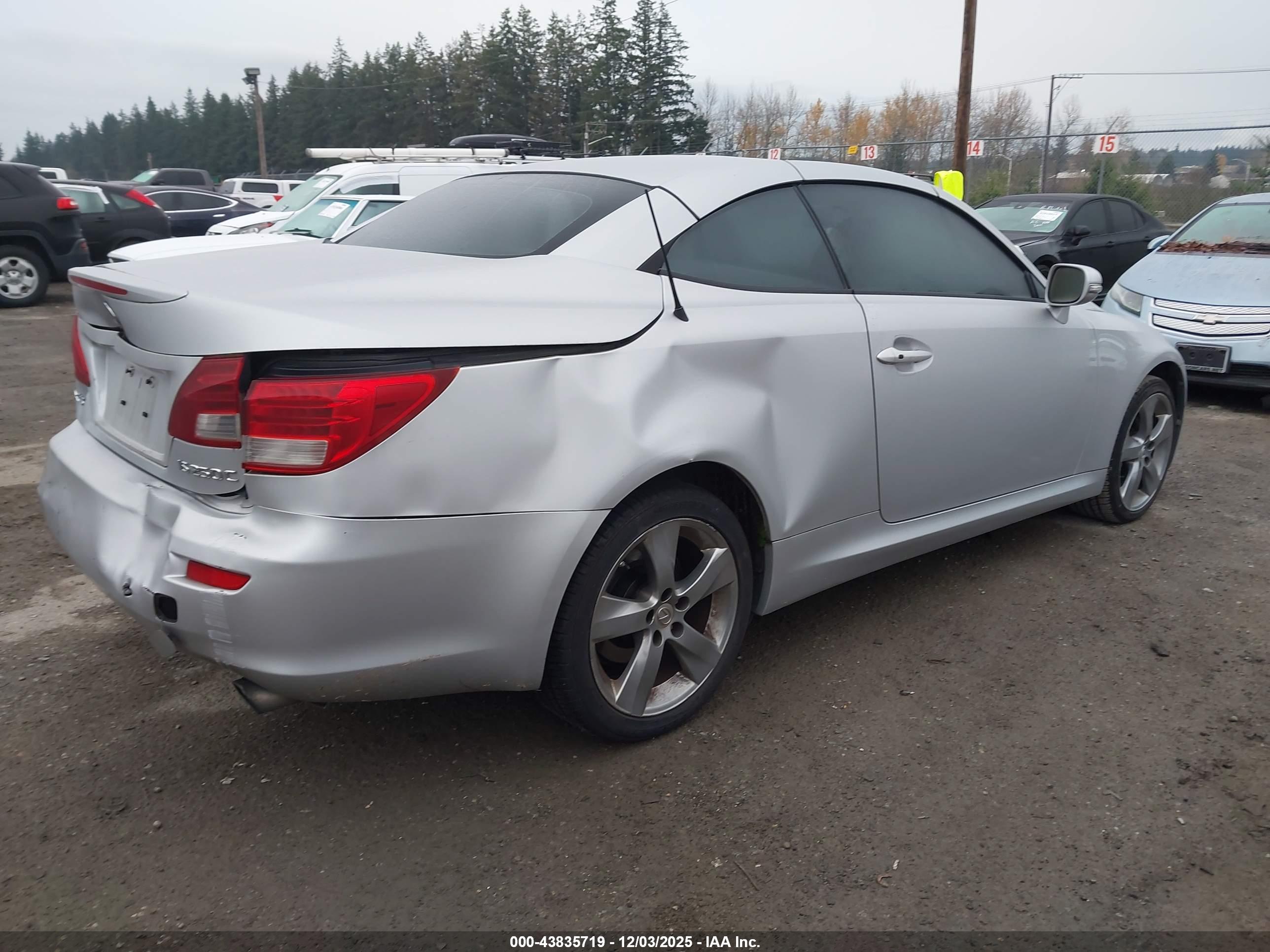 LEXUS IS image 4