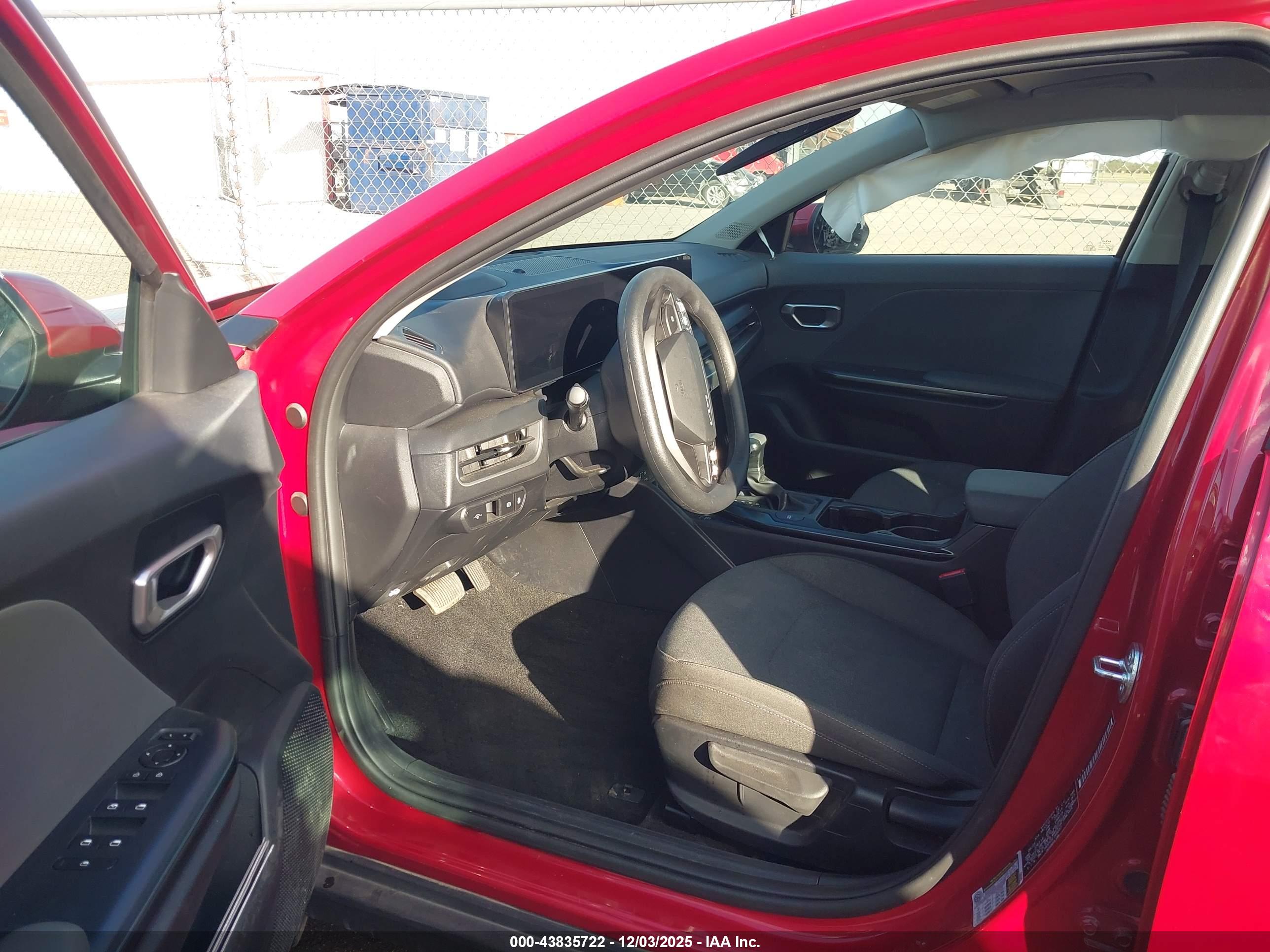 KIA K4 image 5