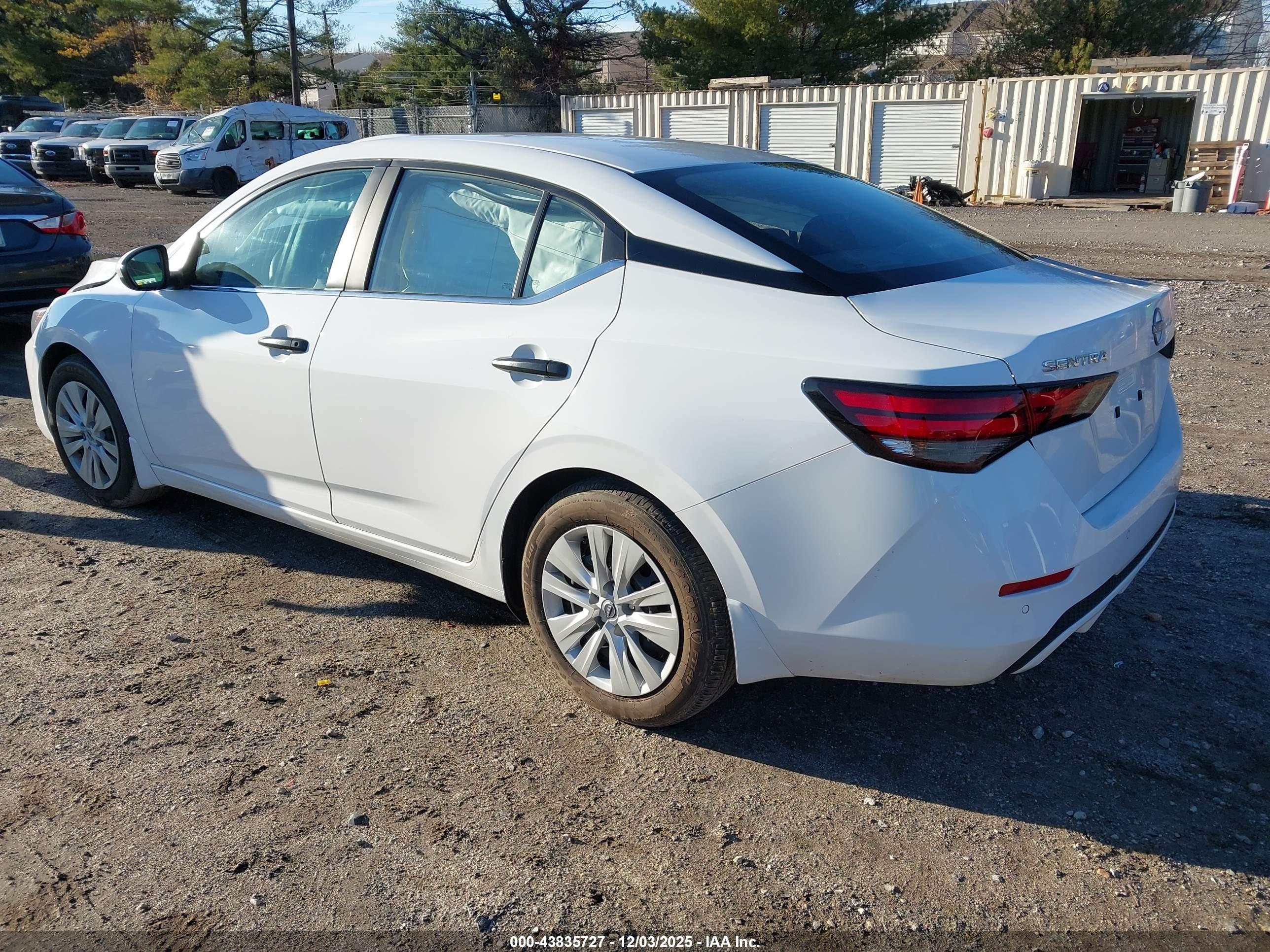 NISSAN SENTRA image 3