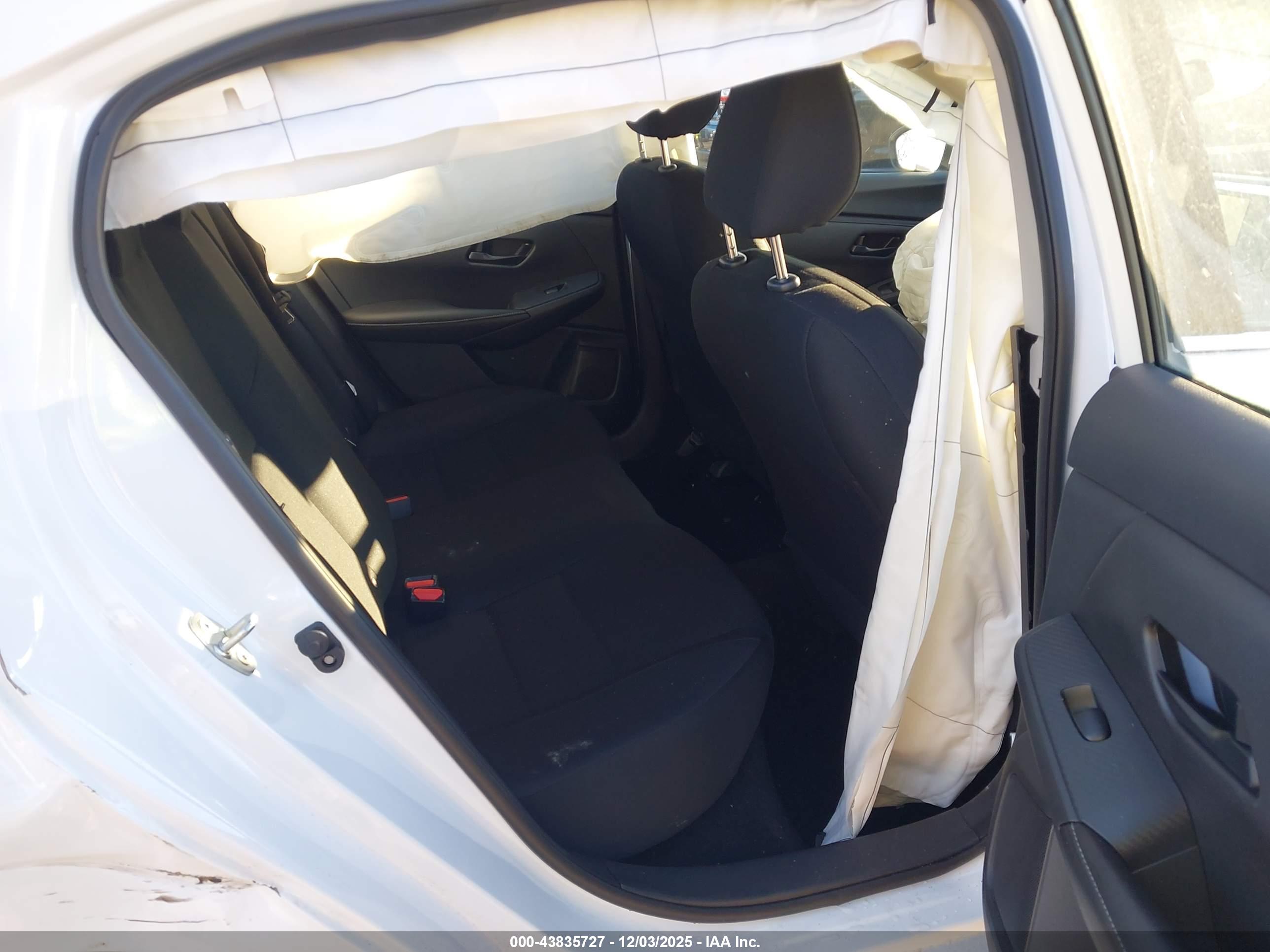 NISSAN SENTRA image 8