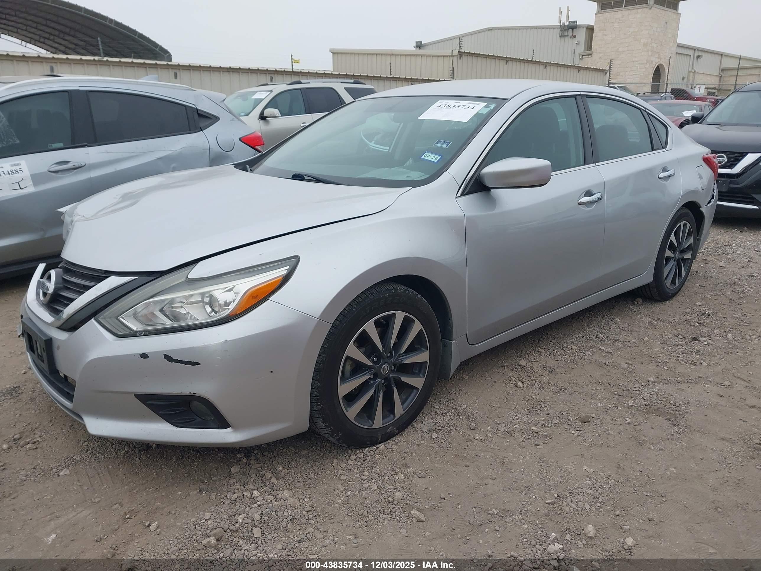 NISSAN ALTIMA image 2