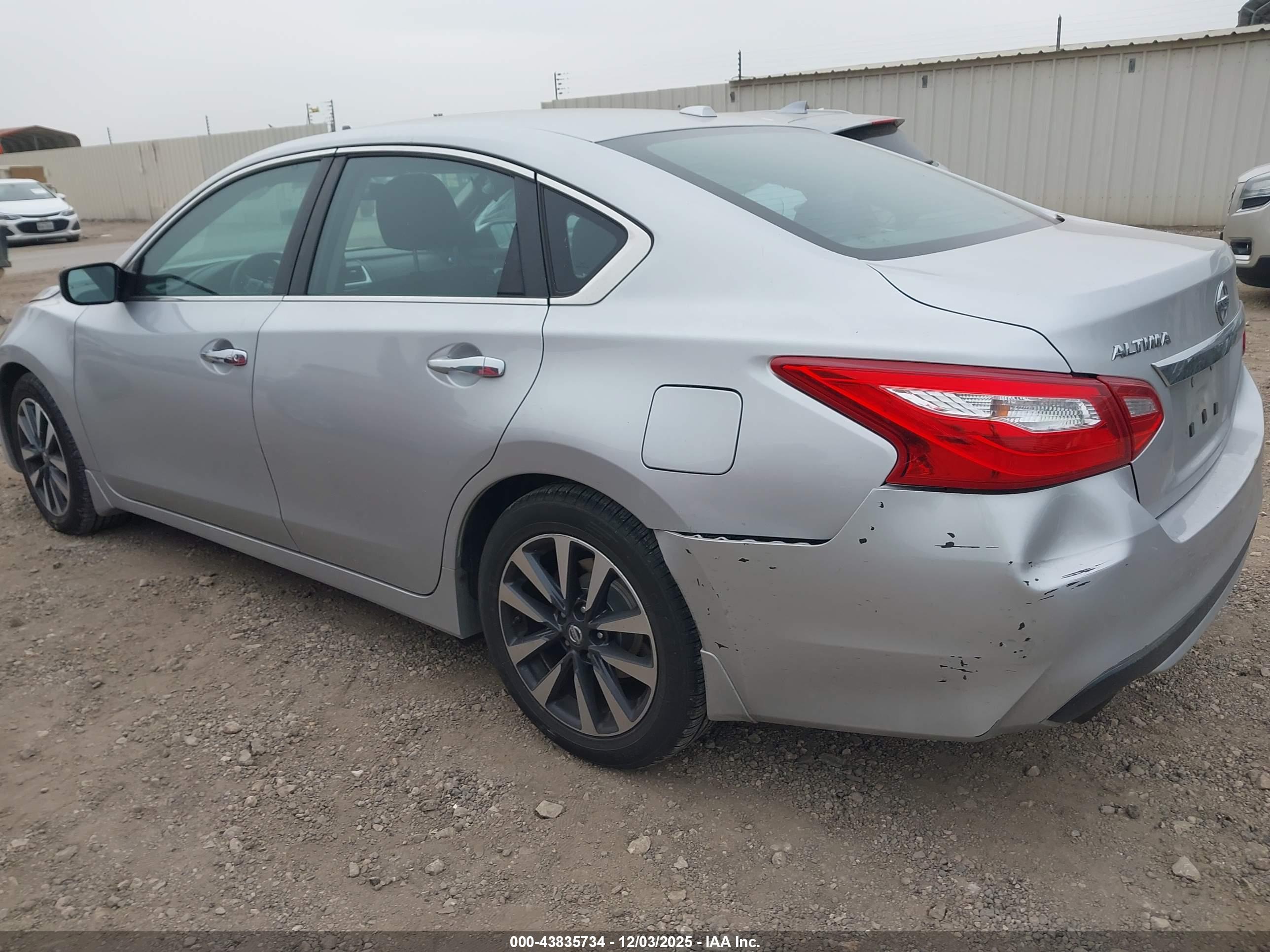 NISSAN ALTIMA image 3