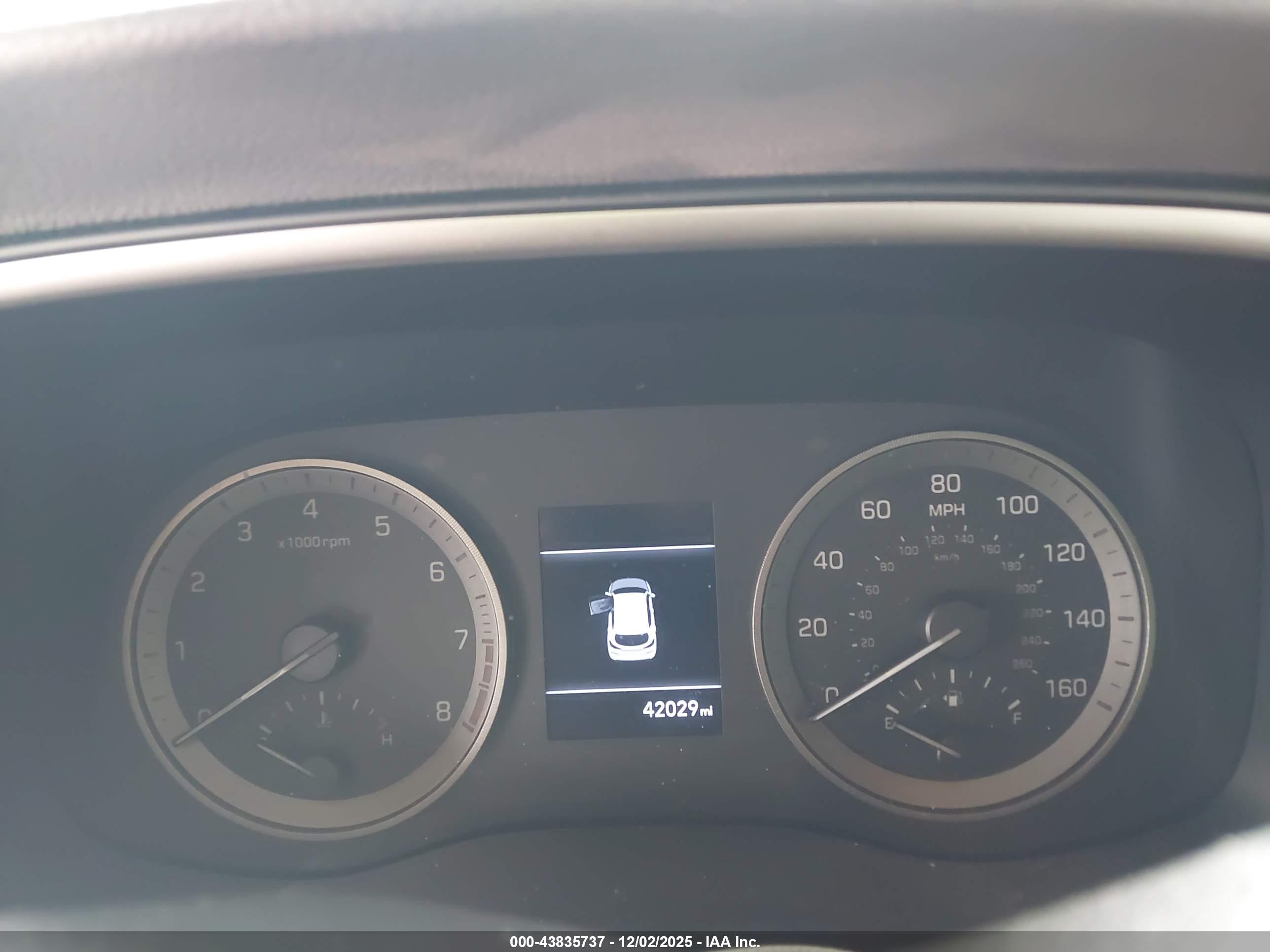 HYUNDAI TUCSON image 7
