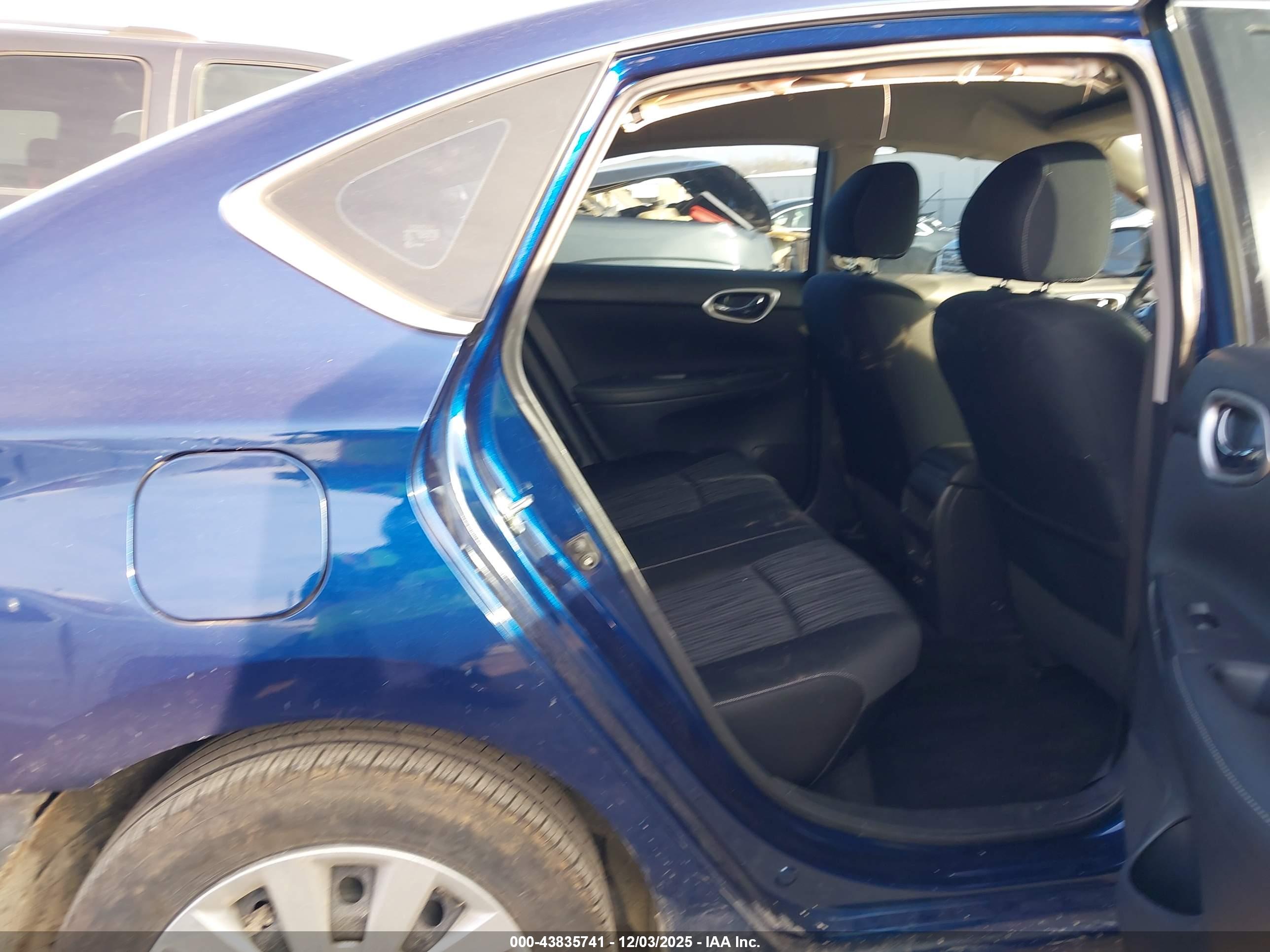 NISSAN SENTRA image 8