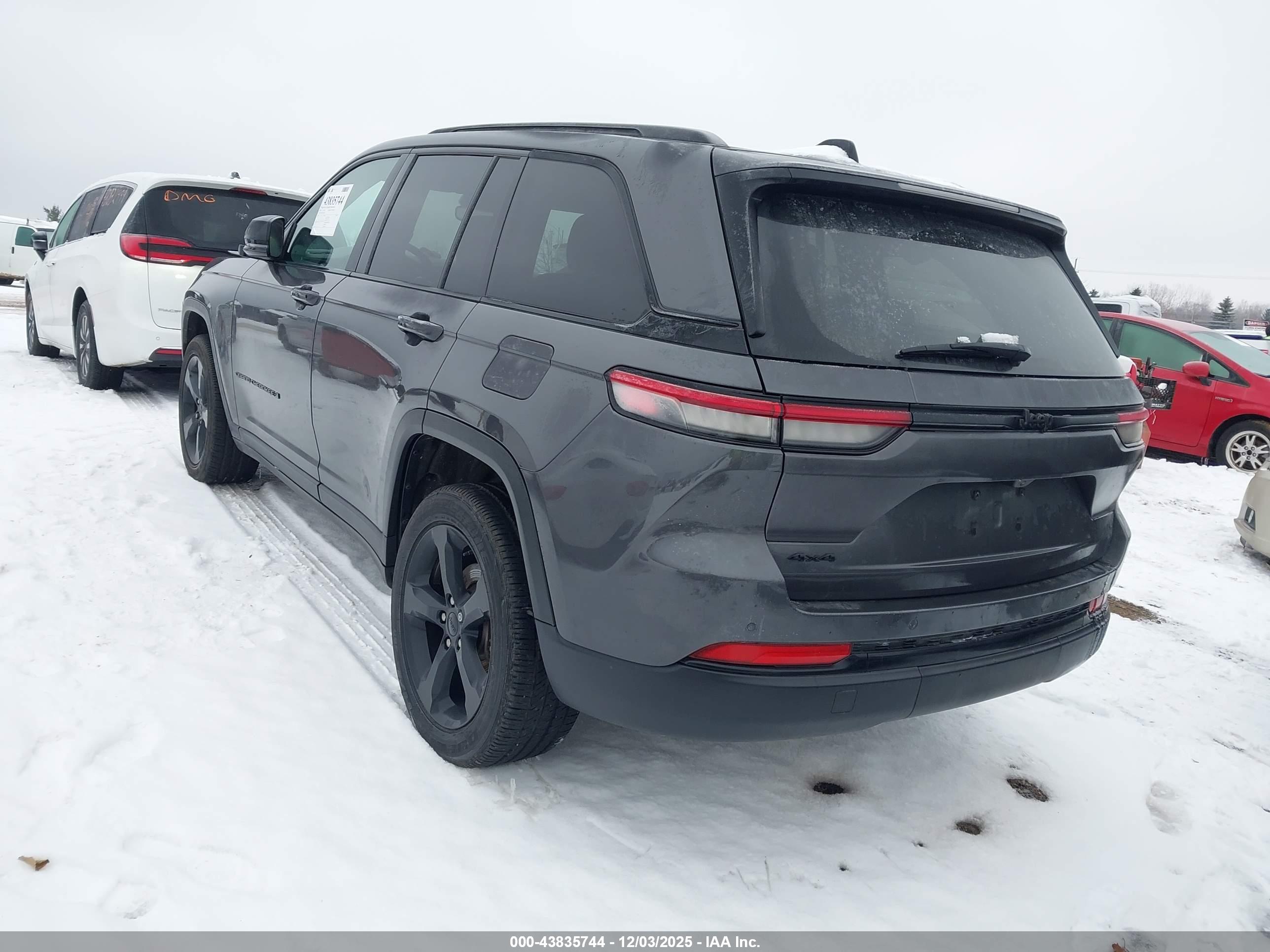 JEEP GRAND image 3