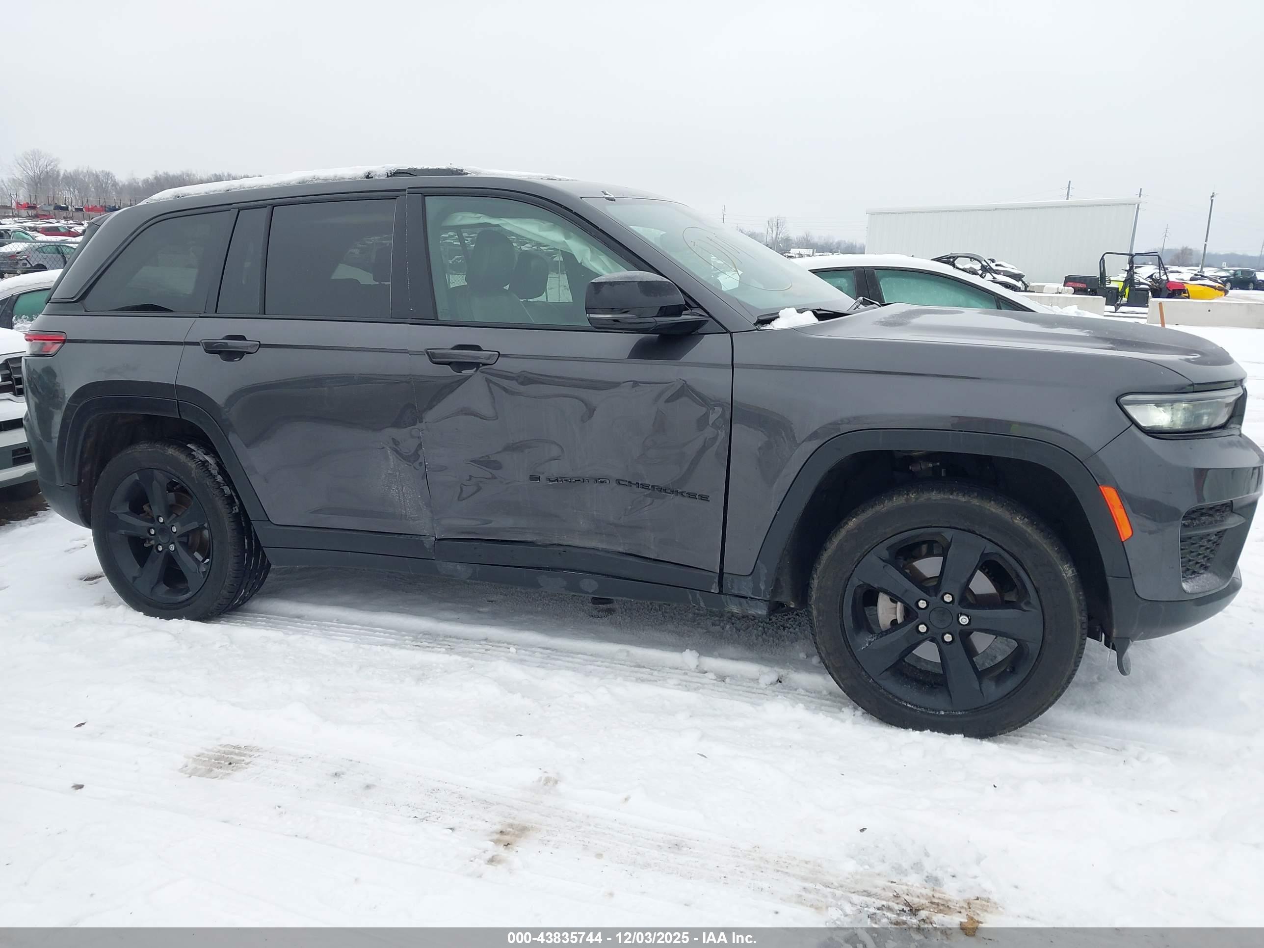 JEEP GRAND image 6