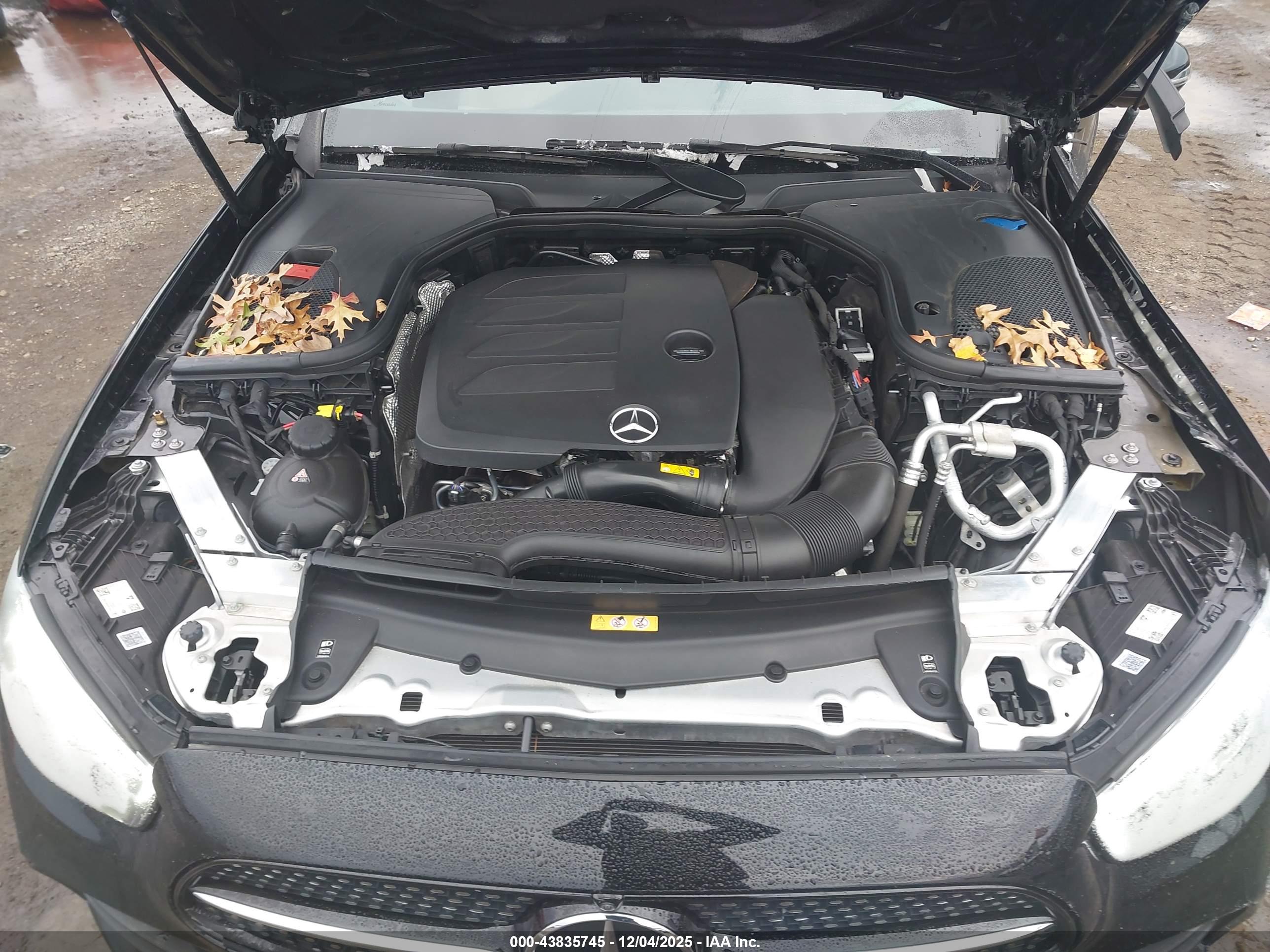 MERCEDES-BENZ E image 10