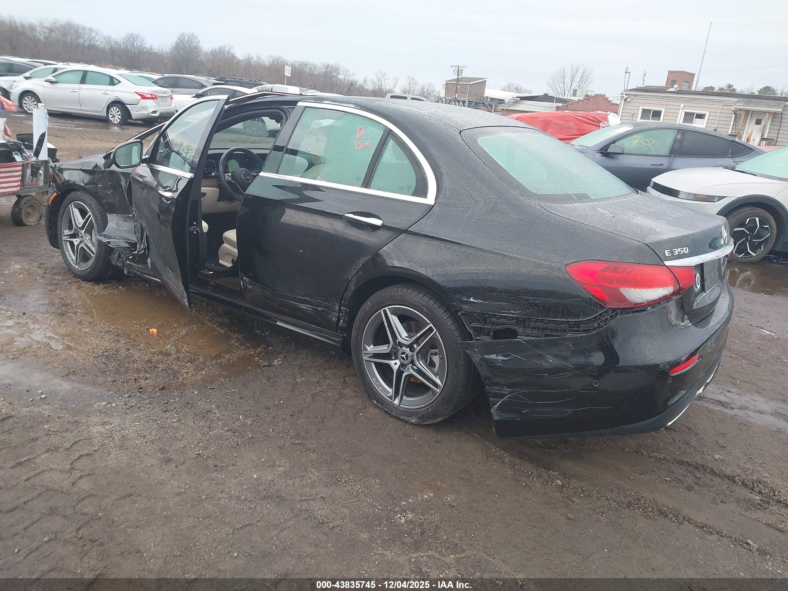 MERCEDES-BENZ E image 3