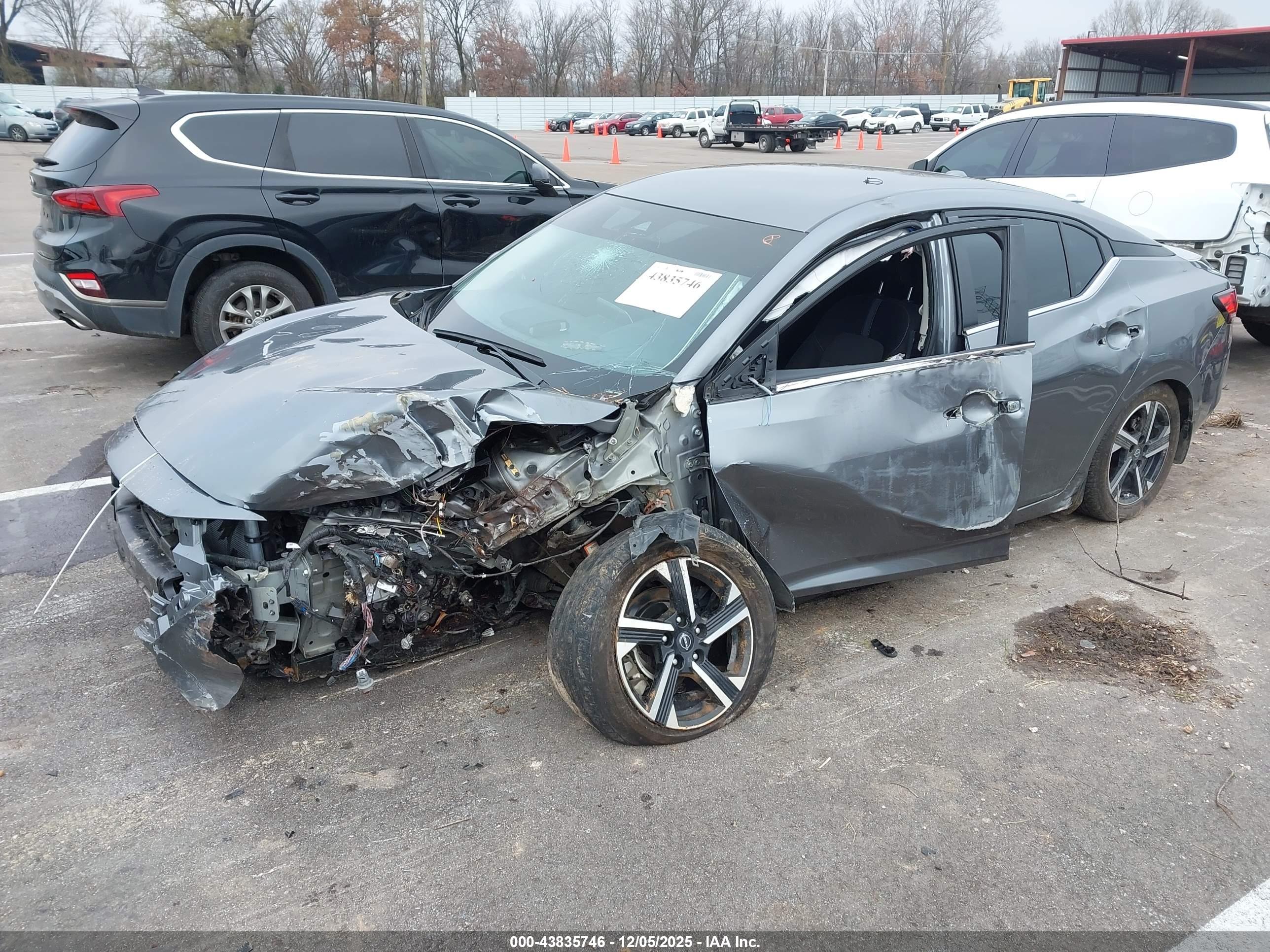 NISSAN SENTRA image 2
