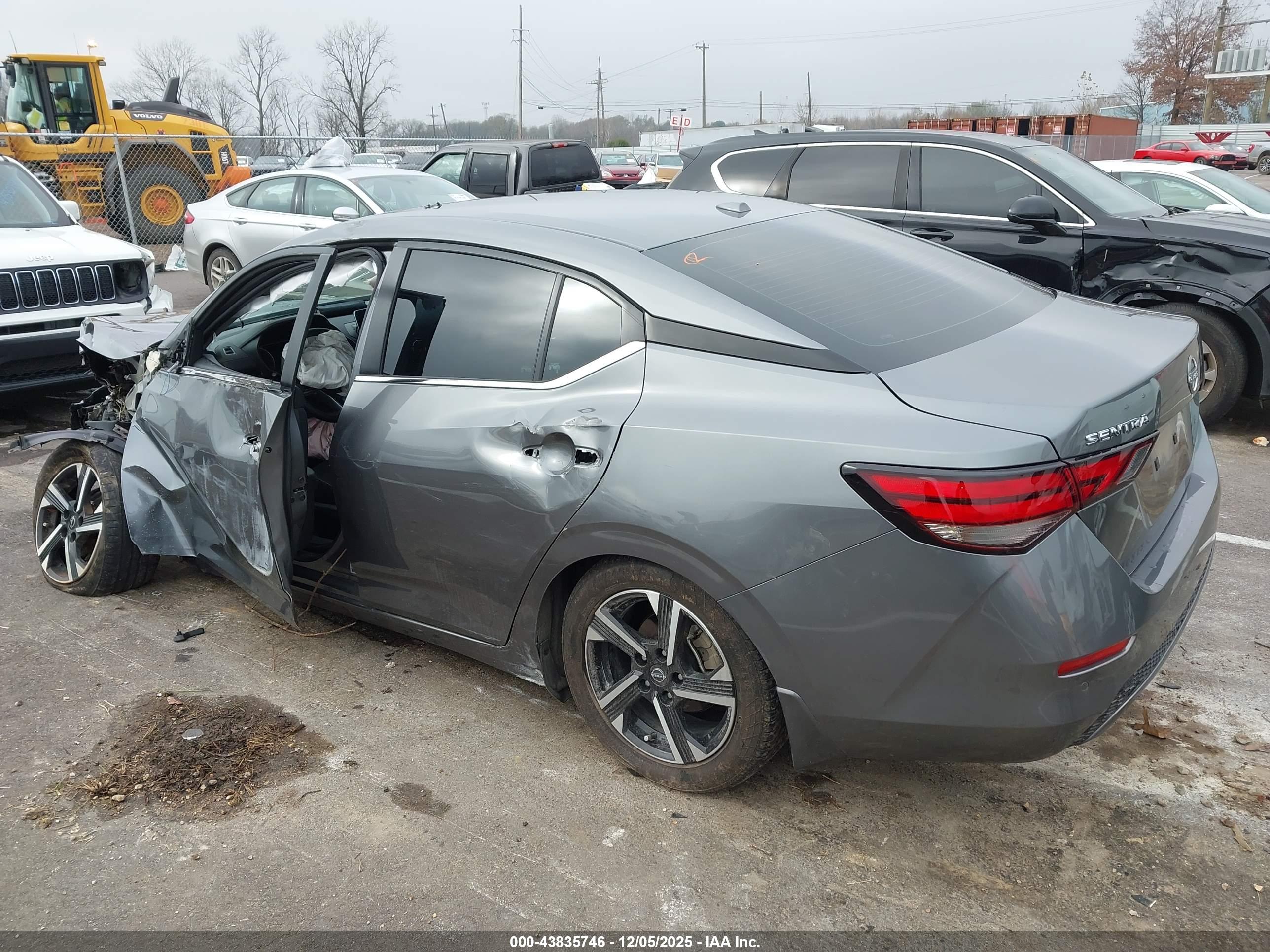 NISSAN SENTRA image 3