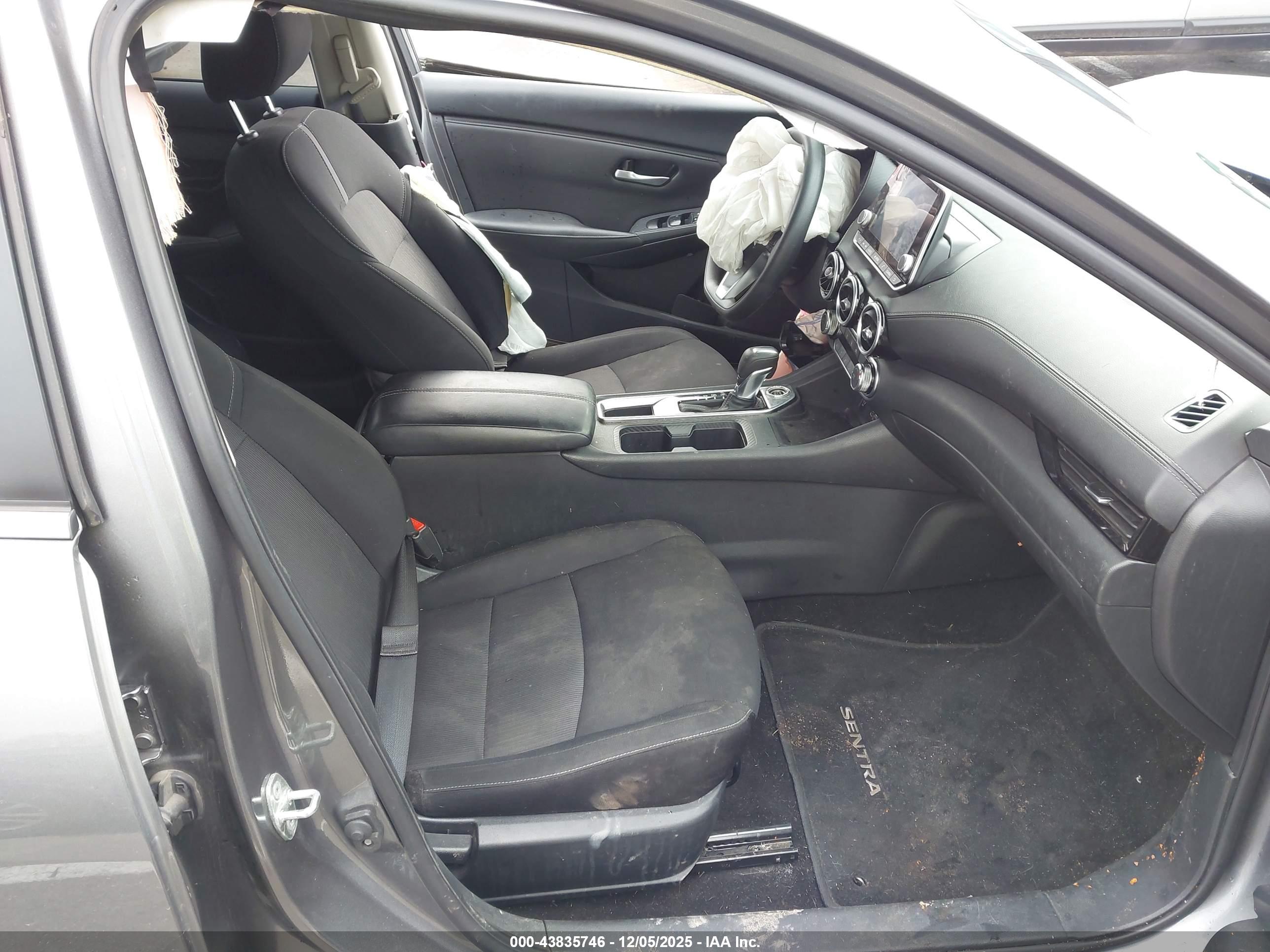 NISSAN SENTRA image 5