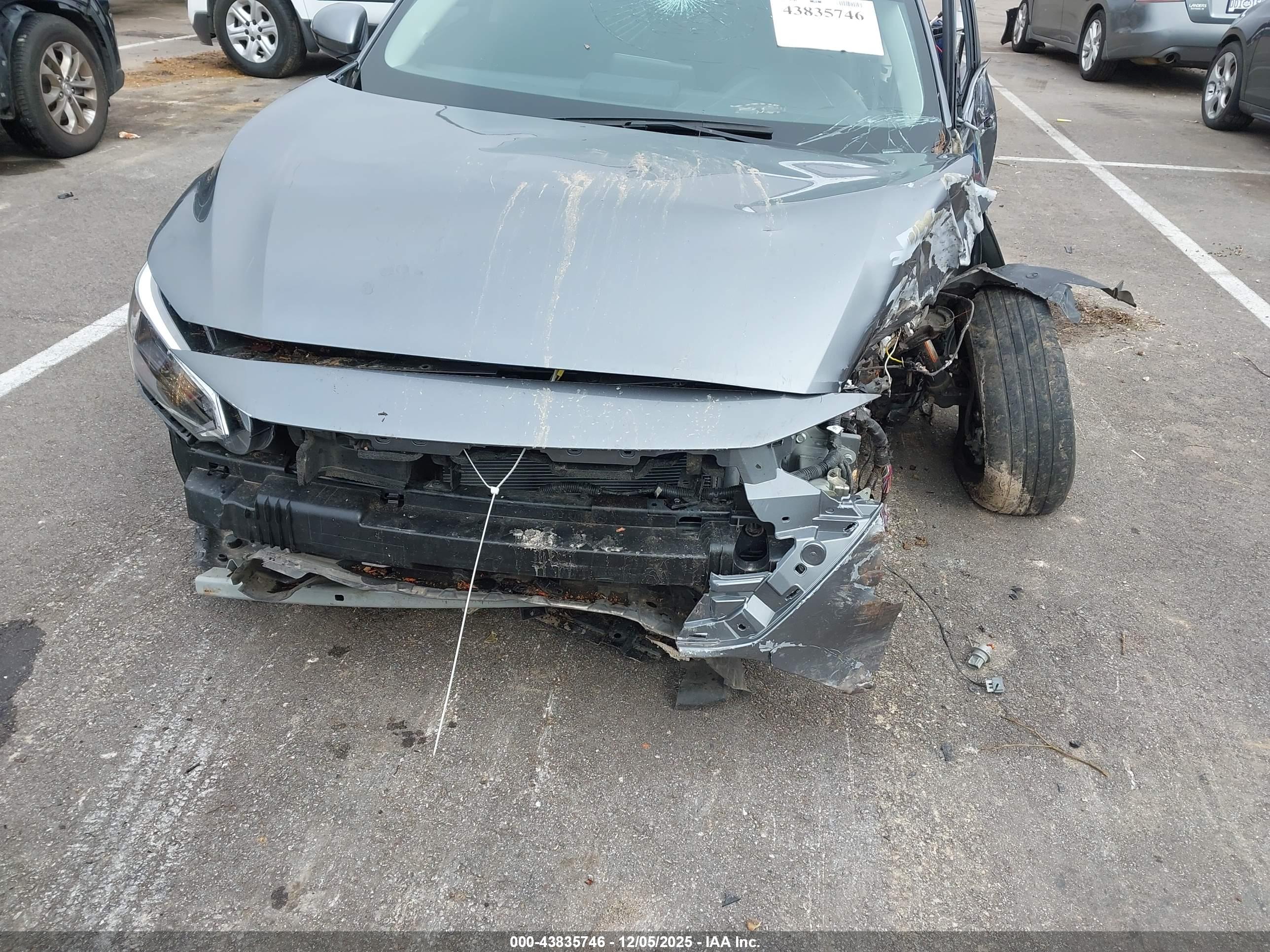 NISSAN SENTRA image 6