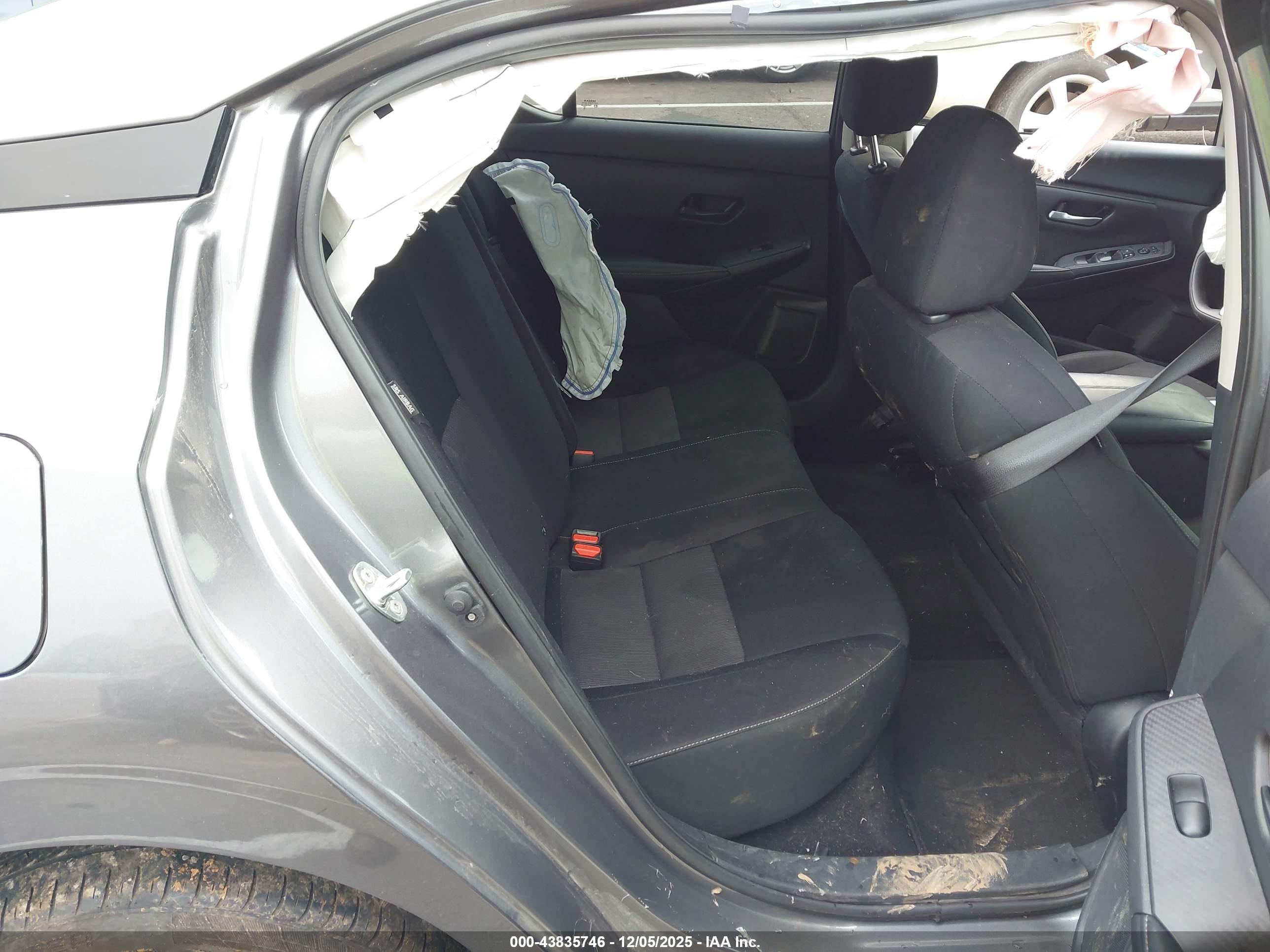 NISSAN SENTRA image 8