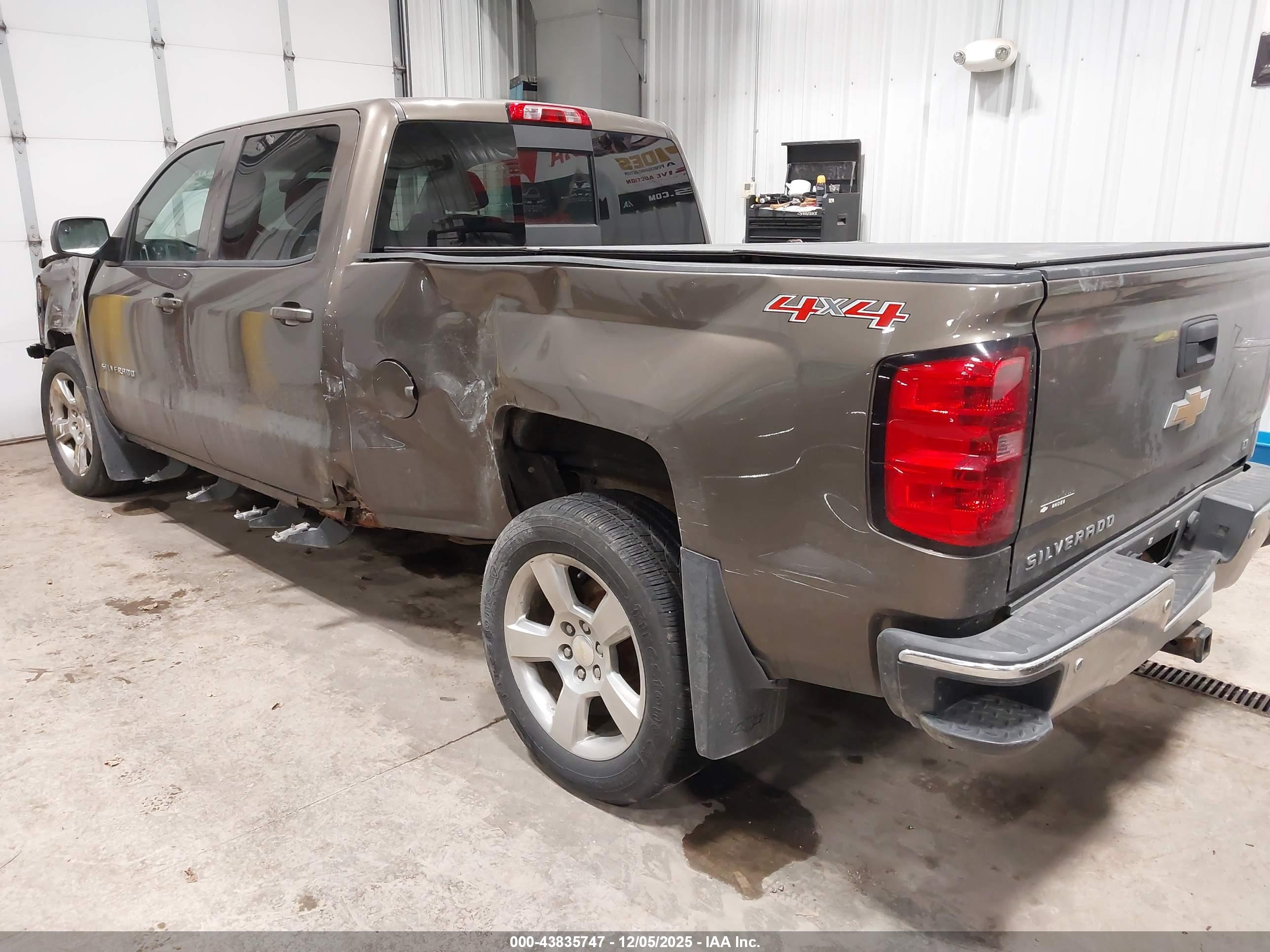 CHEVROLET SILVERADO image 3