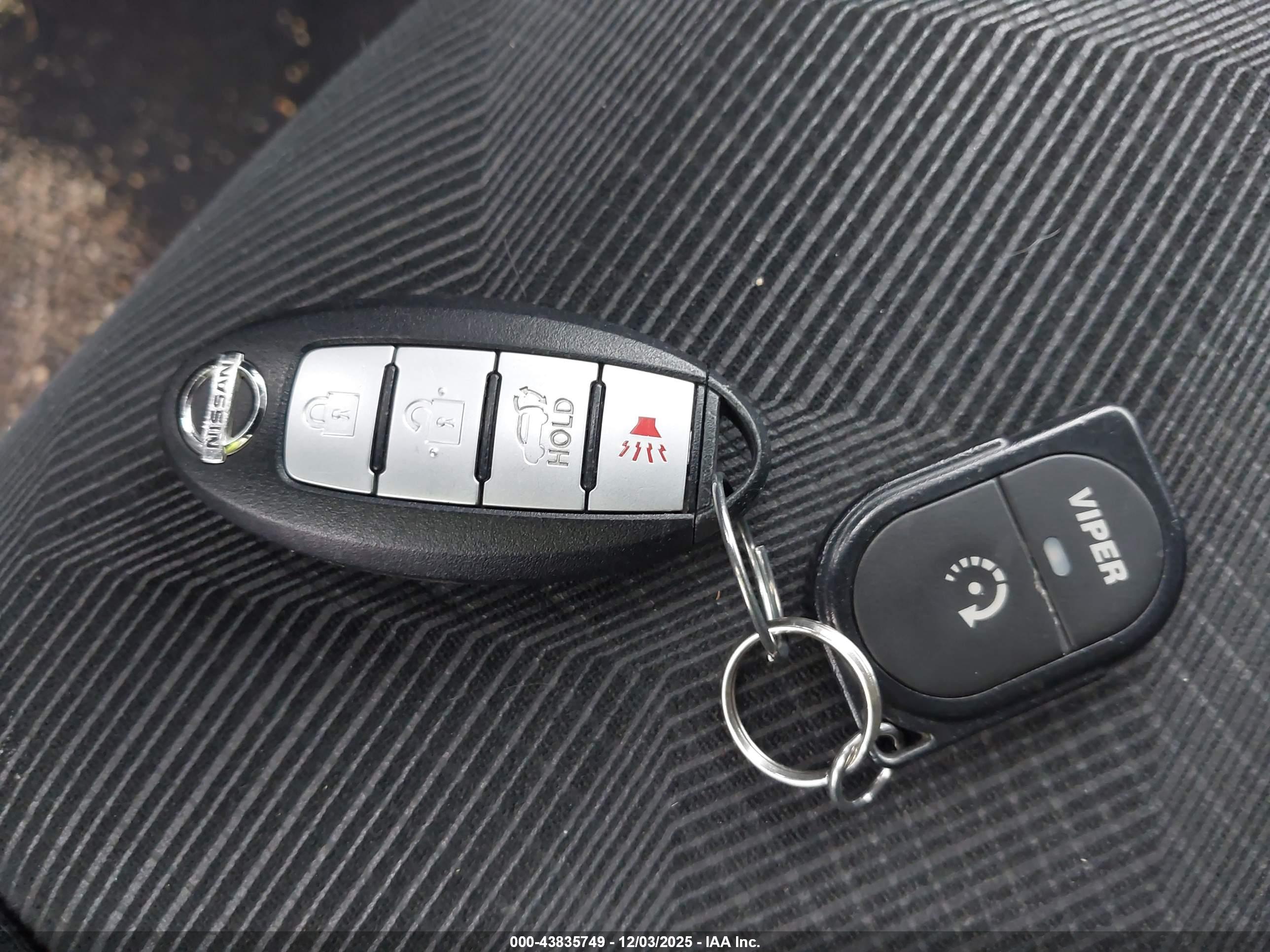 NISSAN ROGUE image 11