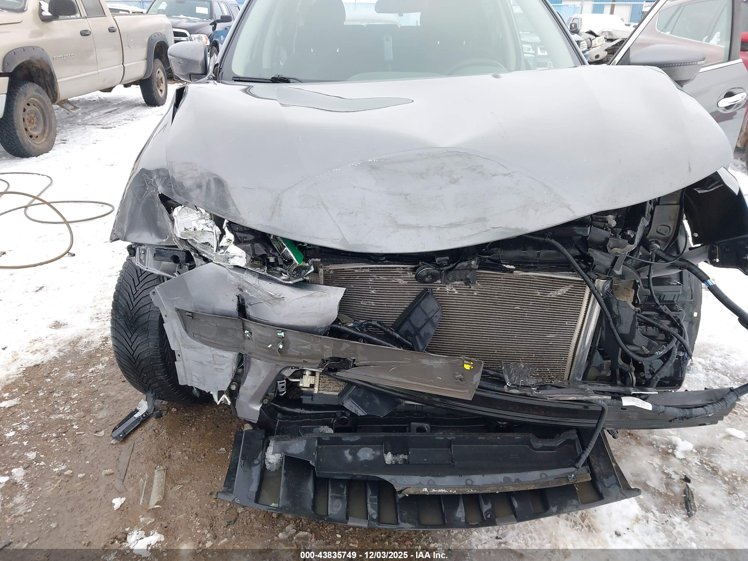 NISSAN ROGUE image 6