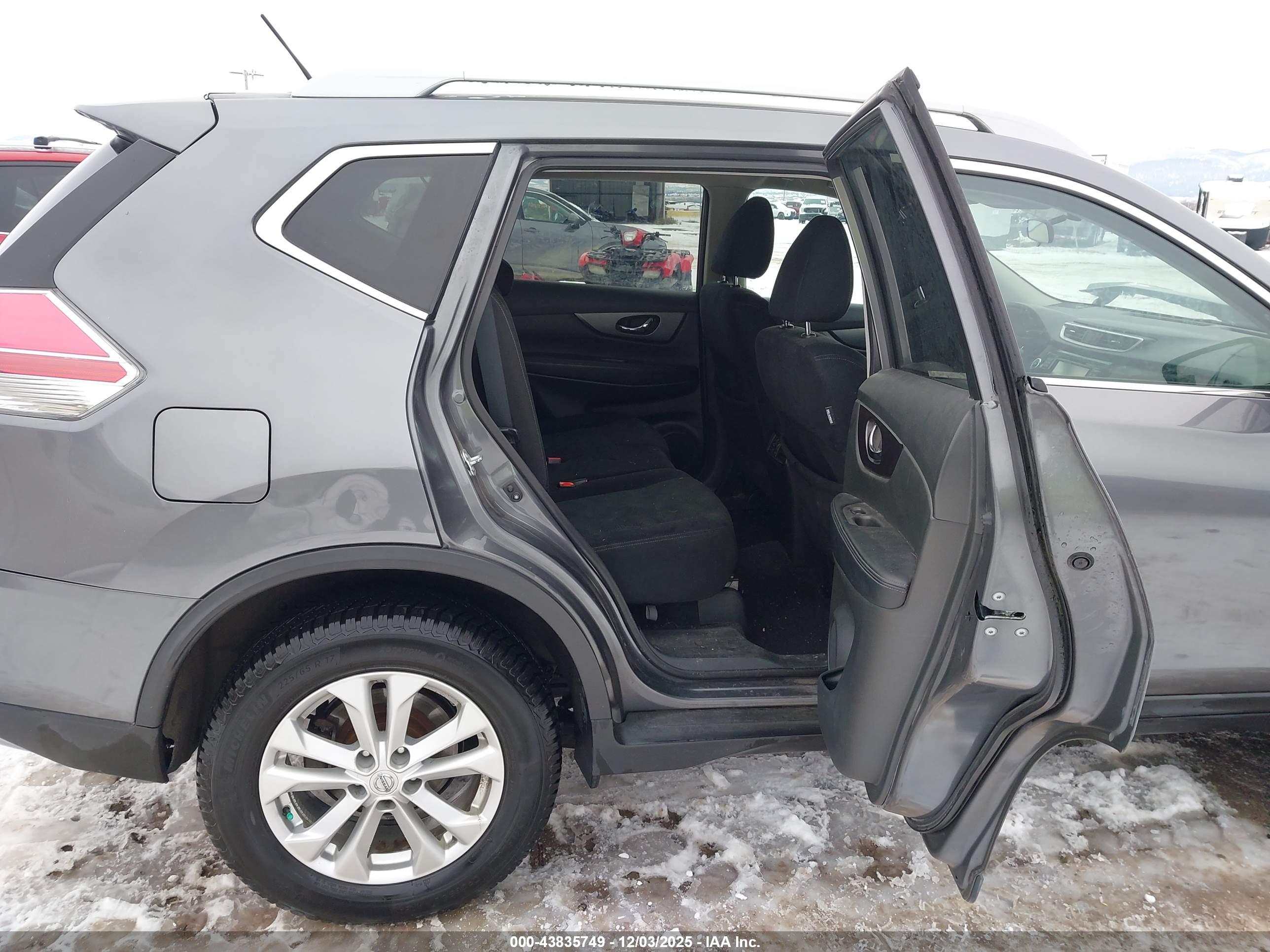 NISSAN ROGUE image 8