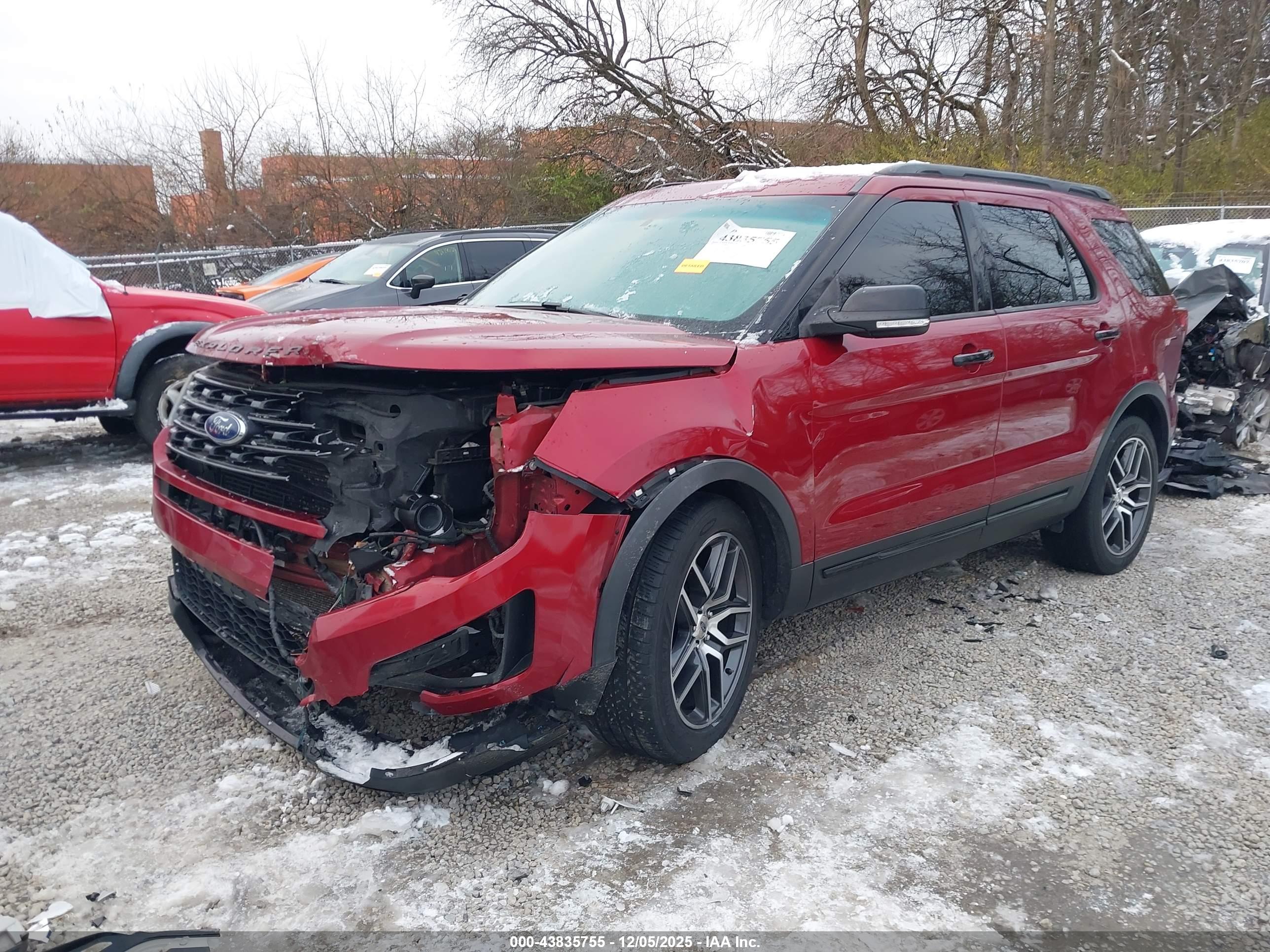 FORD EXPLORER image 2