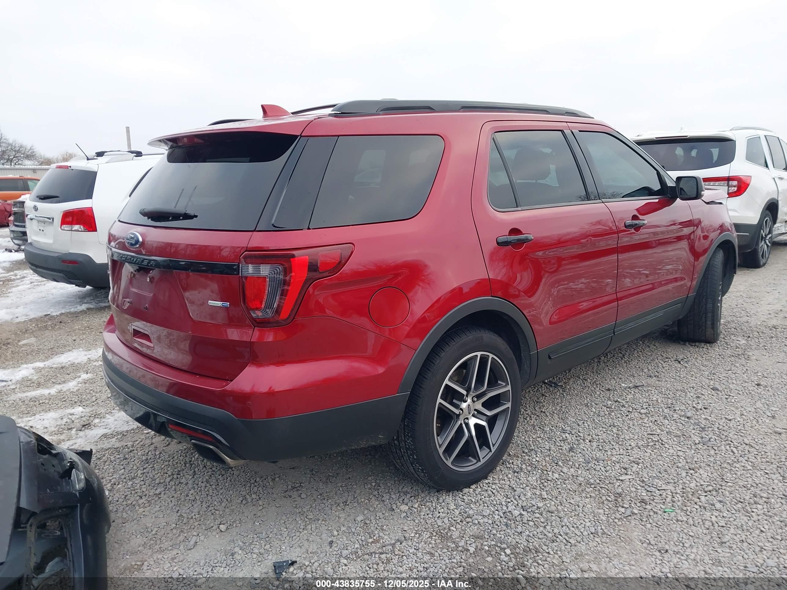 FORD EXPLORER image 4