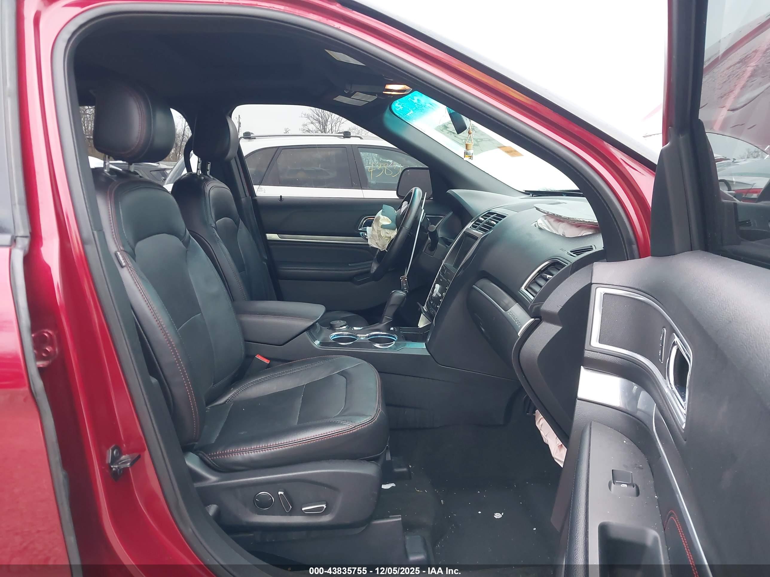 FORD EXPLORER image 5