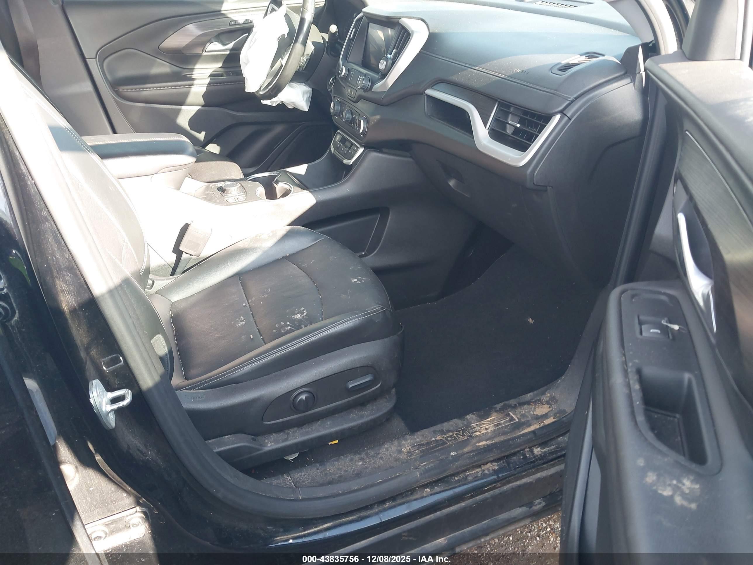 GMC TERRAIN image 5