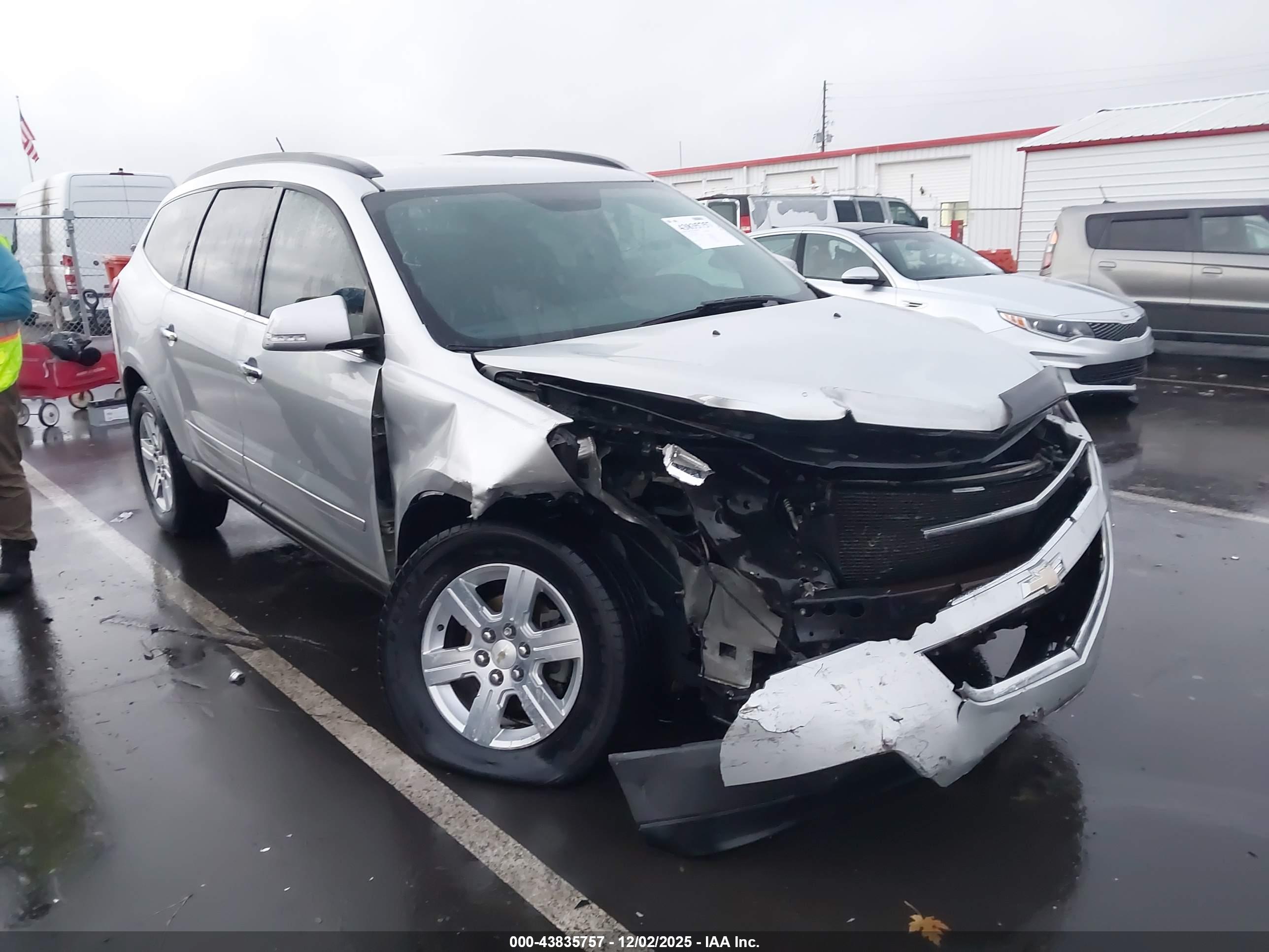 CHEVROLET TRAVERSE image 6