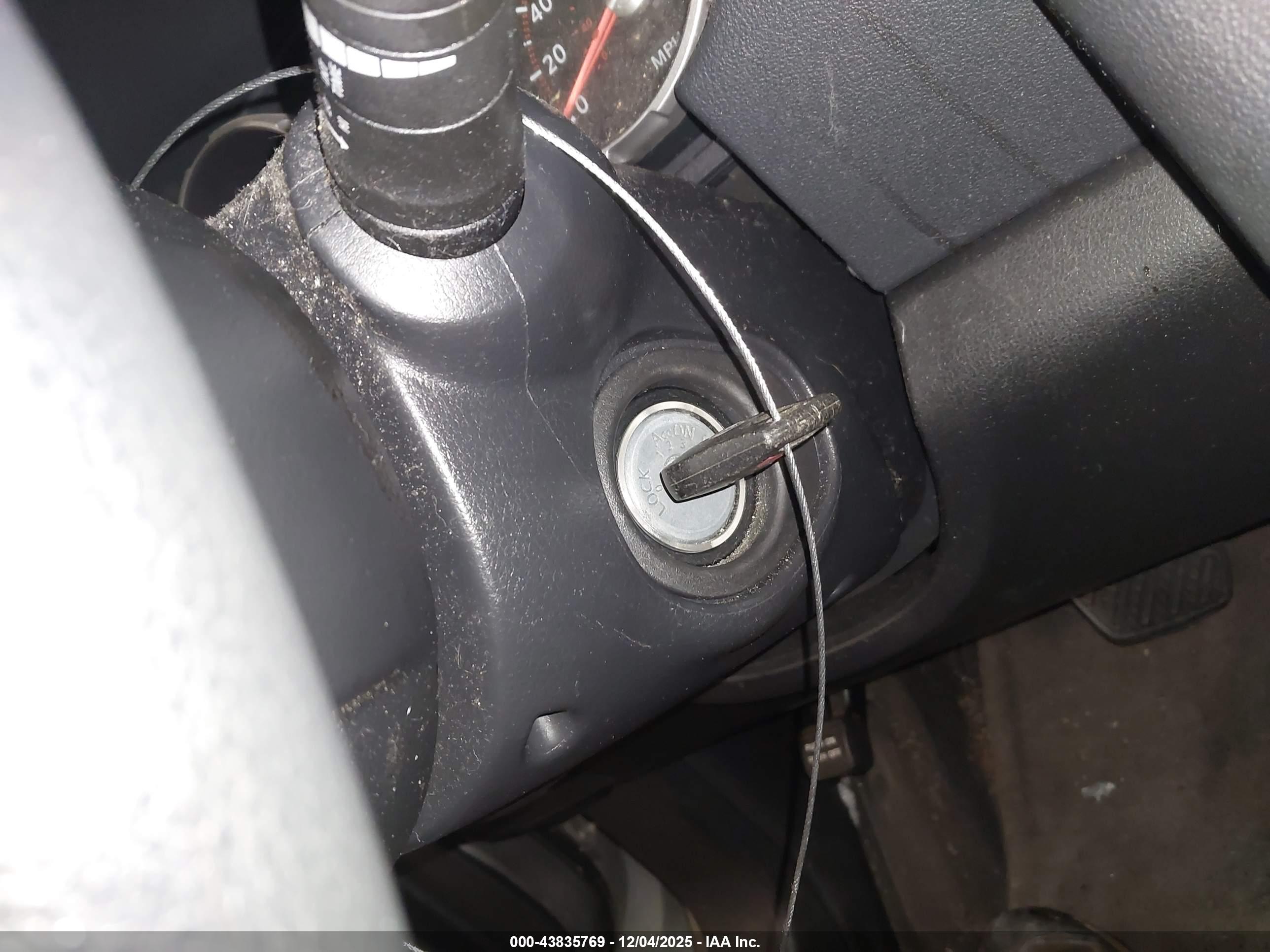 NISSAN ROGUE image 11