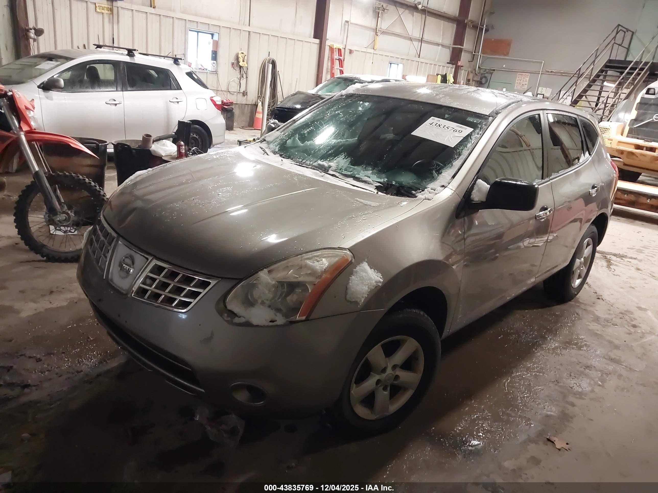 NISSAN ROGUE image 2