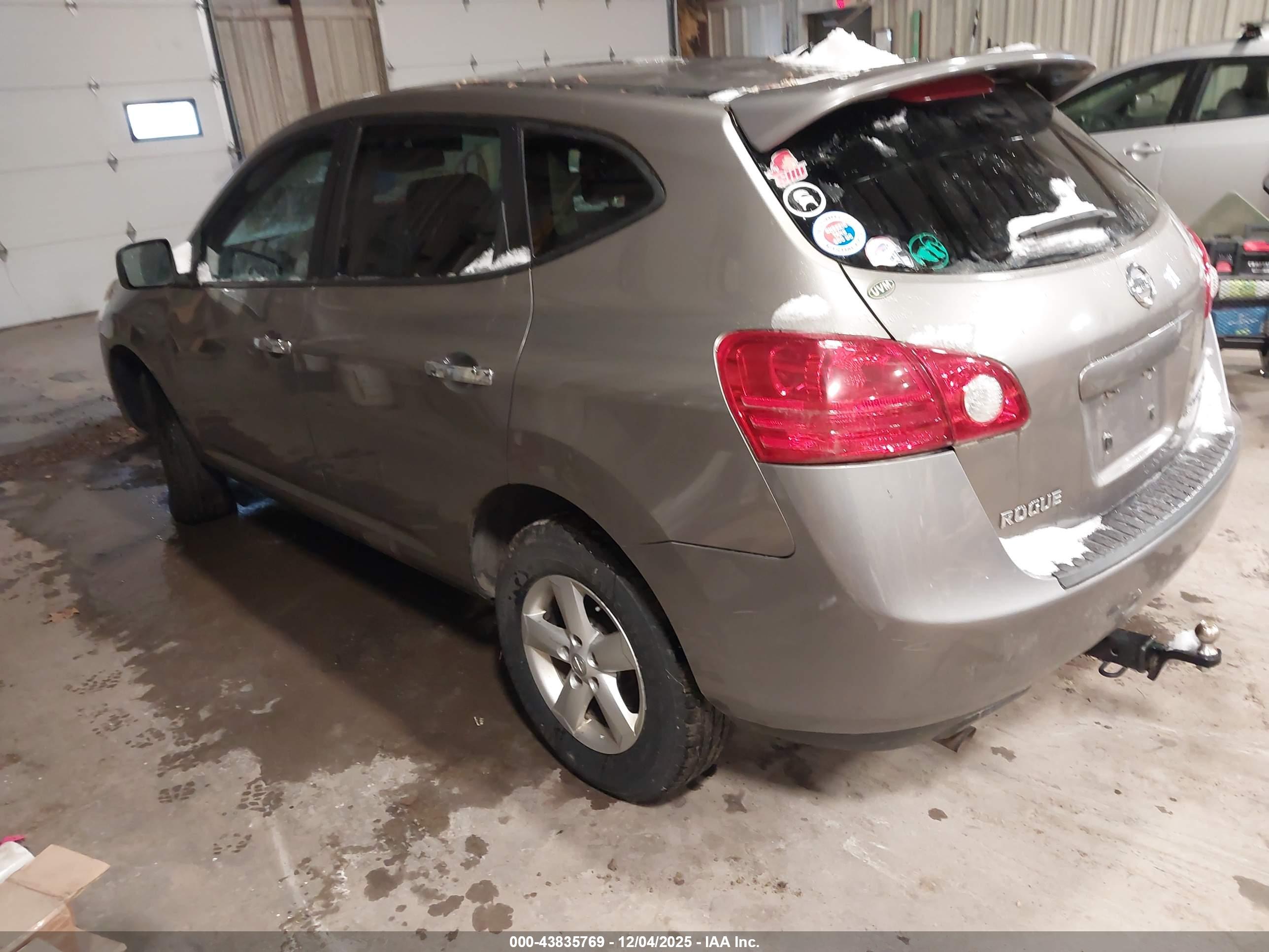 NISSAN ROGUE image 3