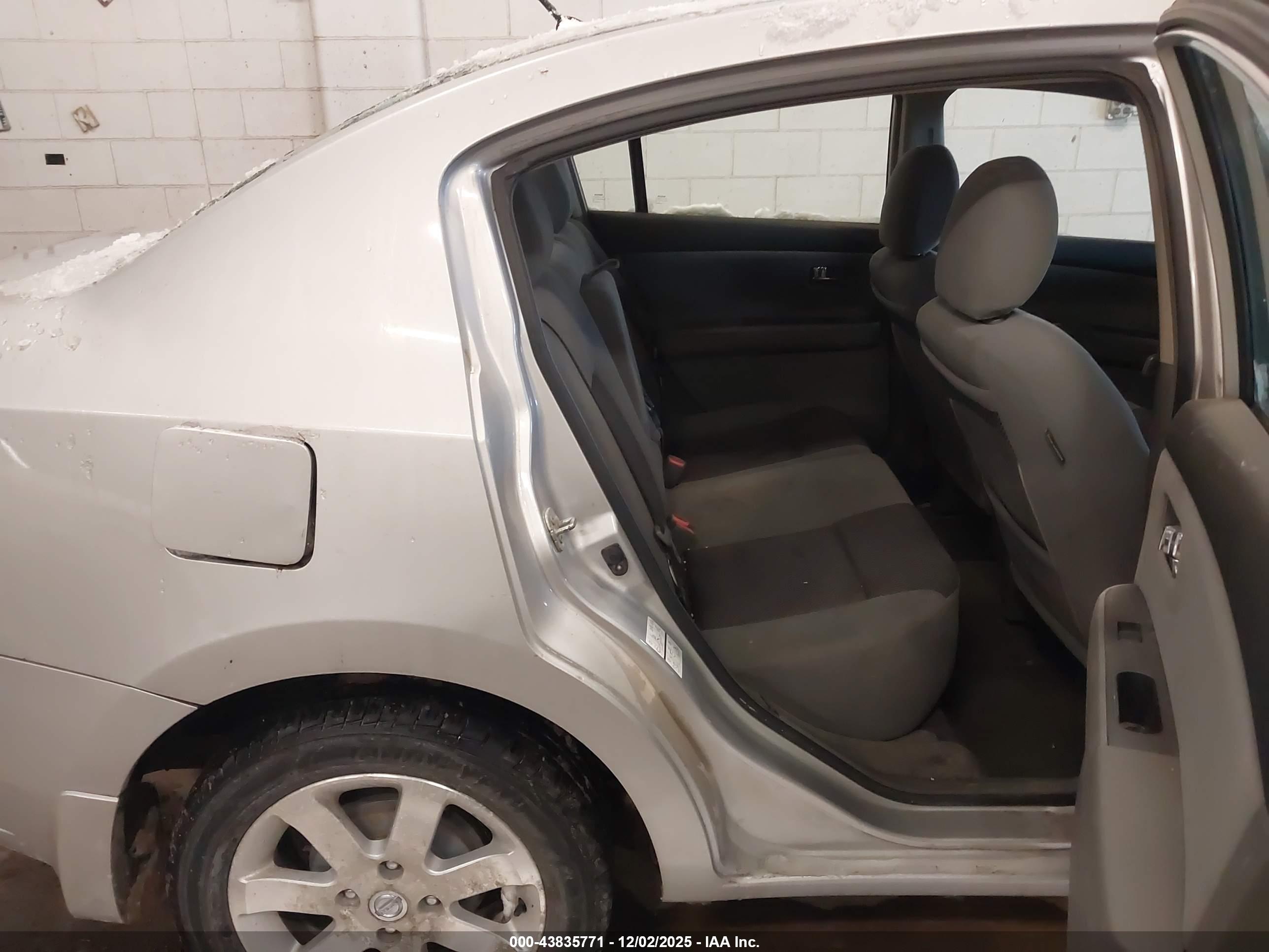 NISSAN SENTRA image 8
