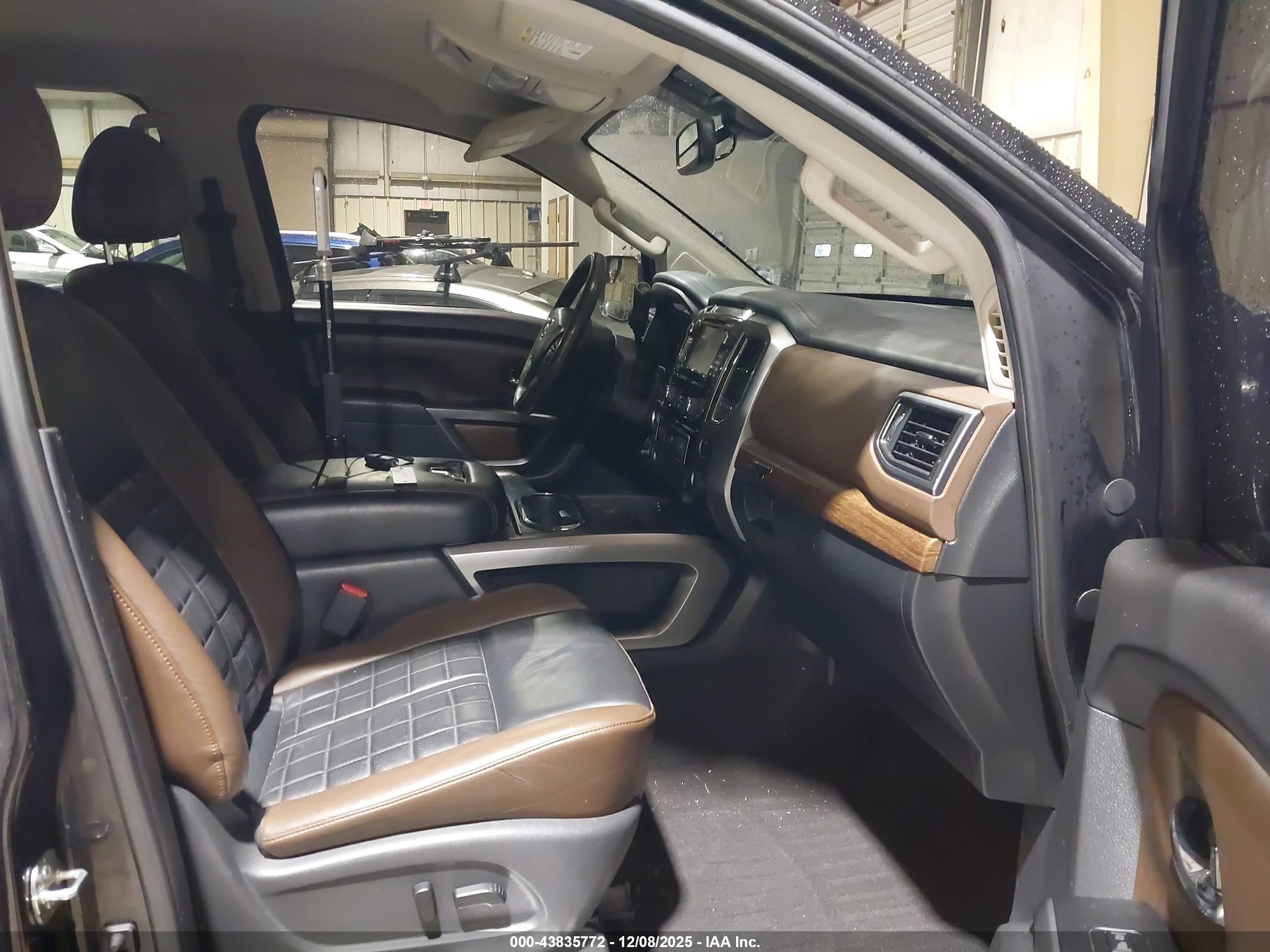 NISSAN TITAN image 5