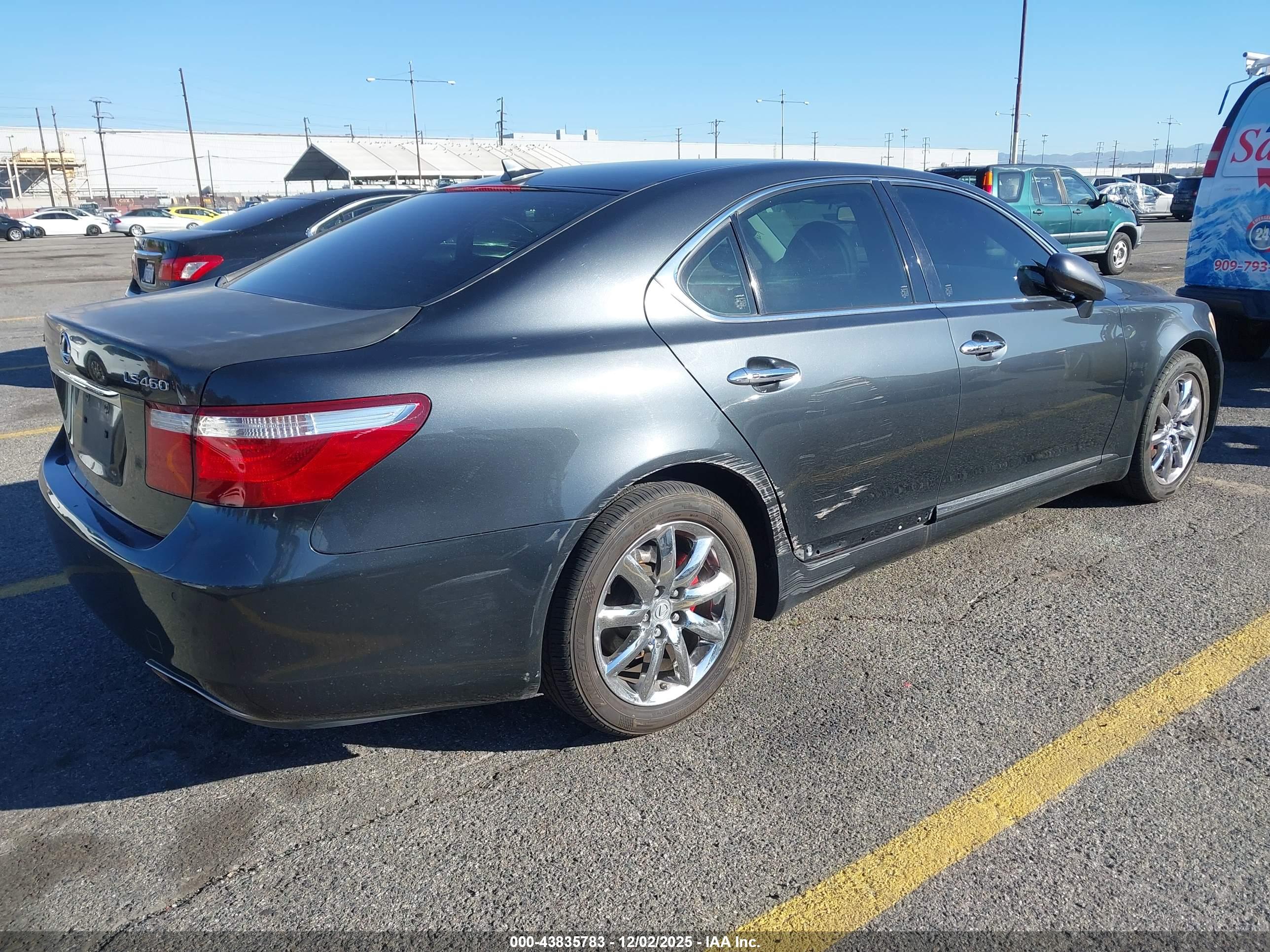 LEXUS LS image 4