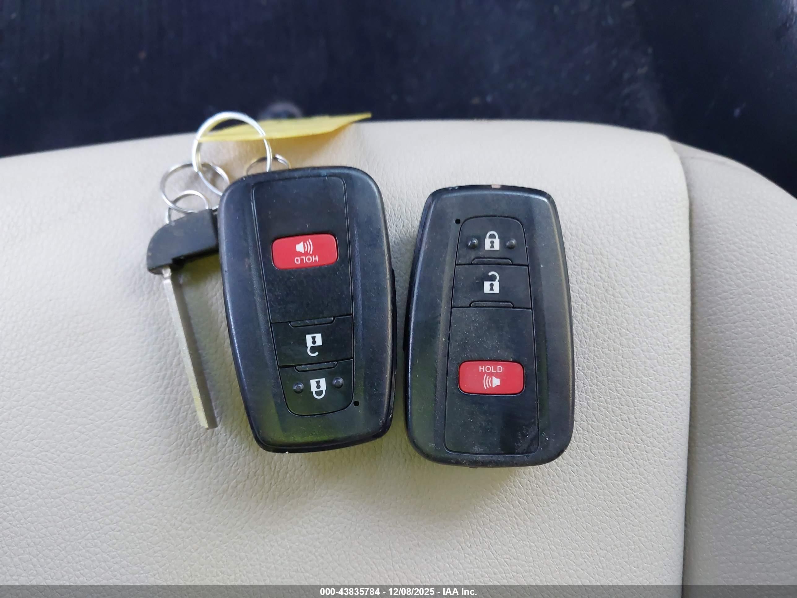 TOYOTA 4RUNNER image 11