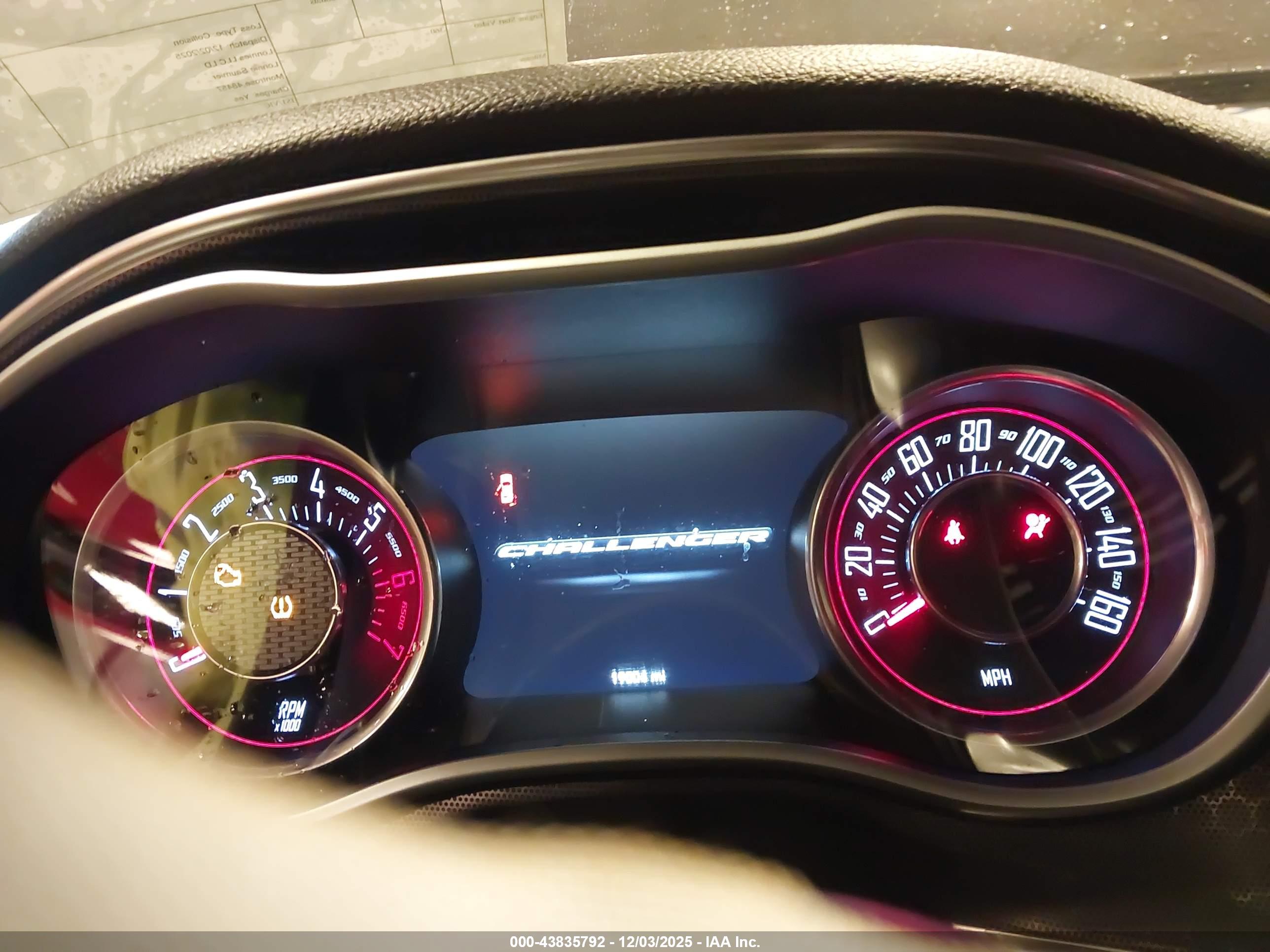 DODGE CHALLENGER image 7