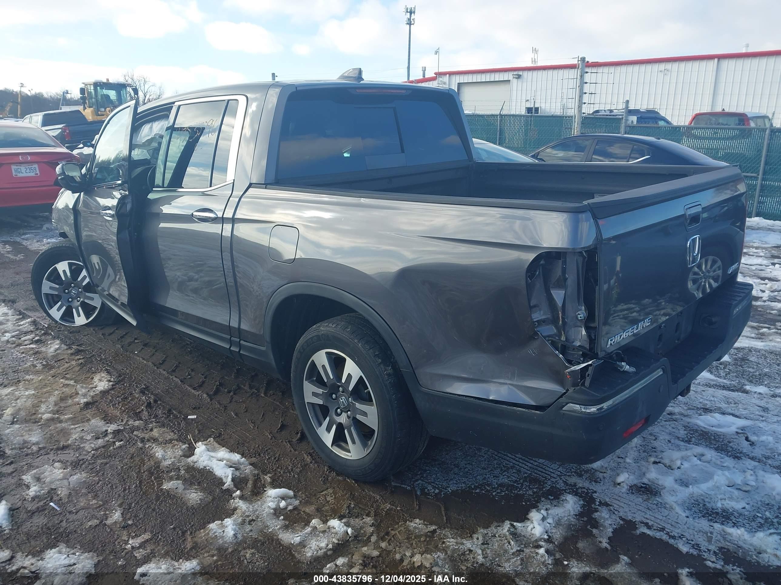 HONDA RIDGELINE image 3