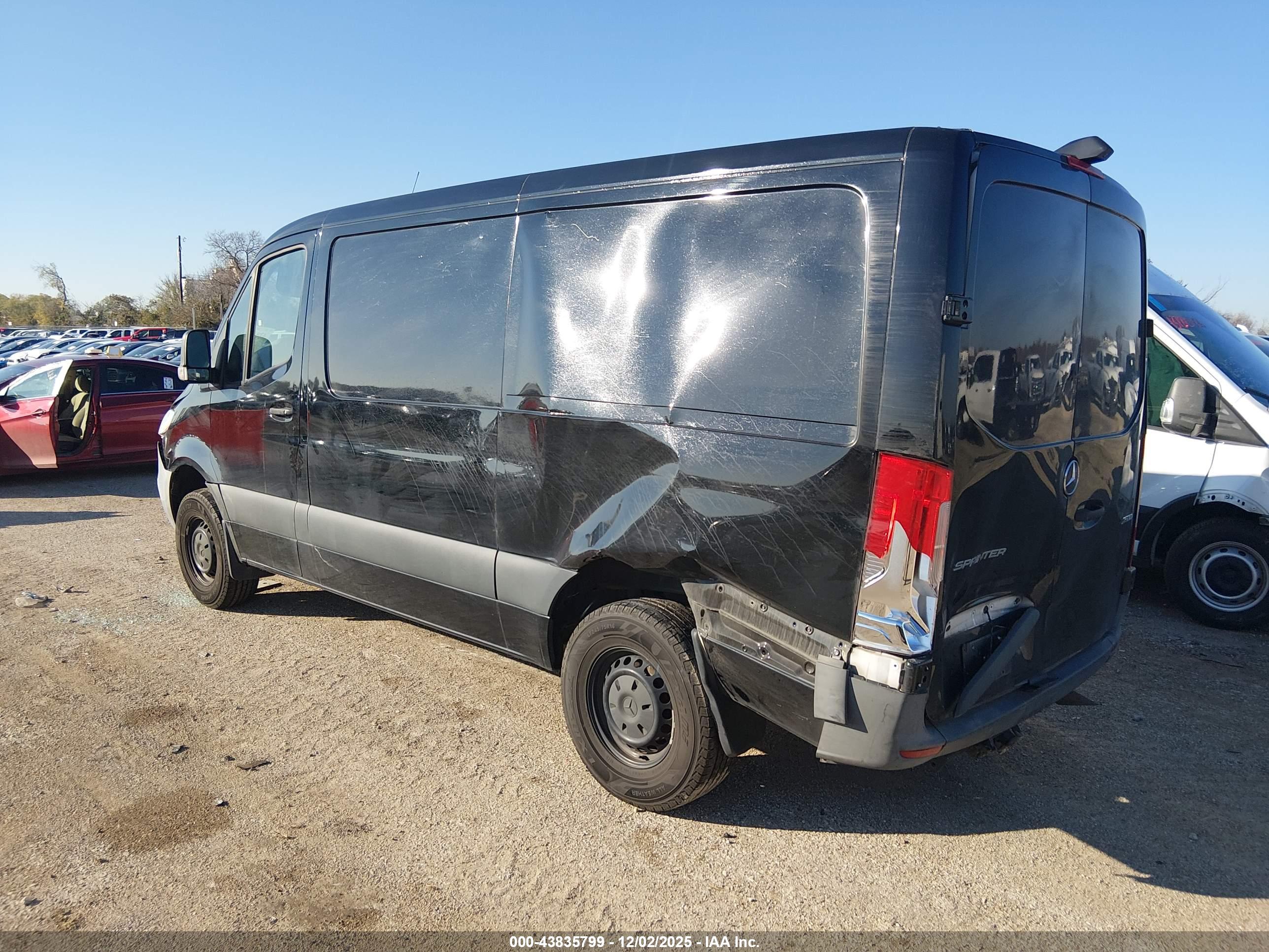 MERCEDES-BENZ SPRINTER image 3