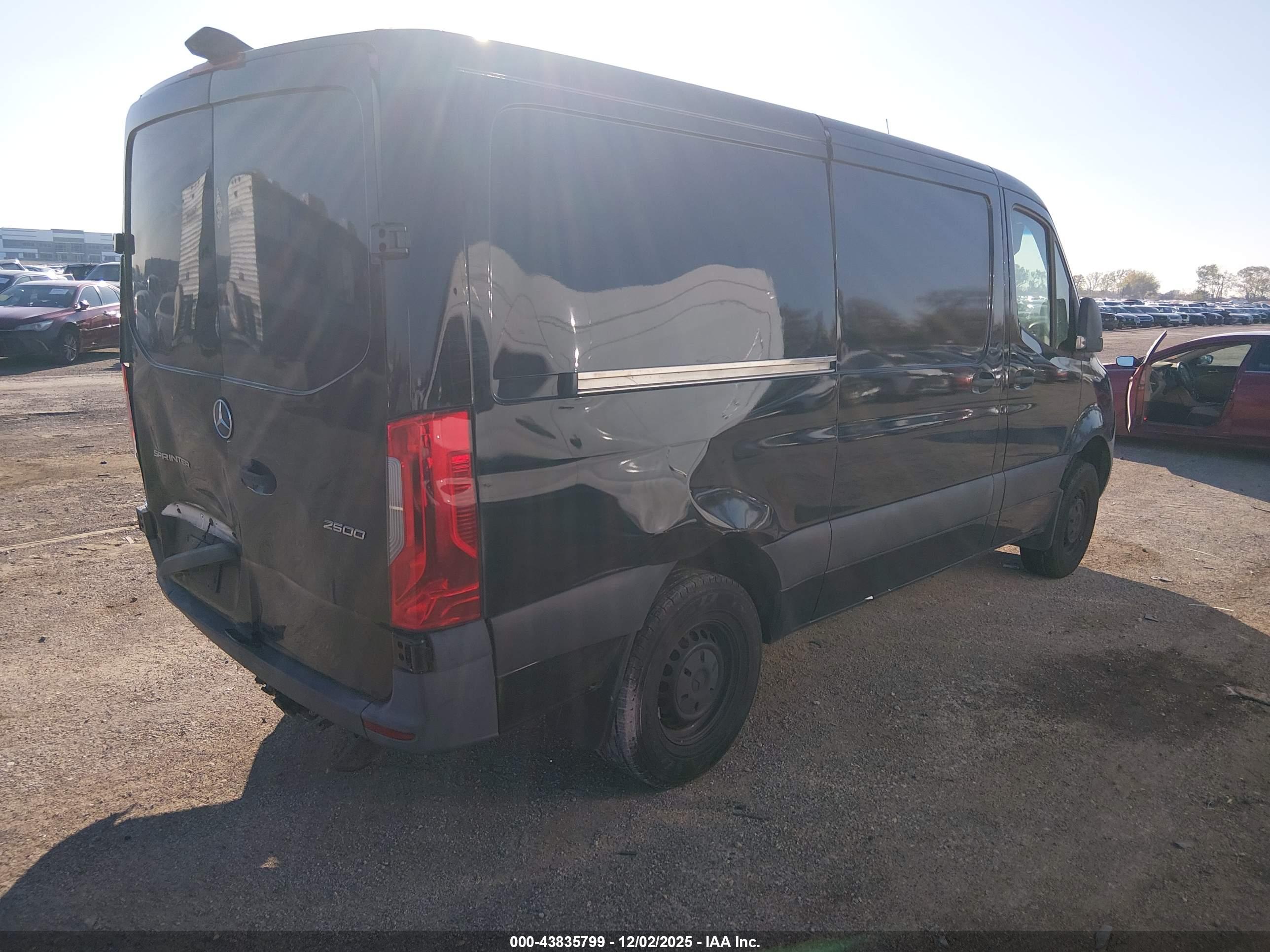 MERCEDES-BENZ SPRINTER image 4