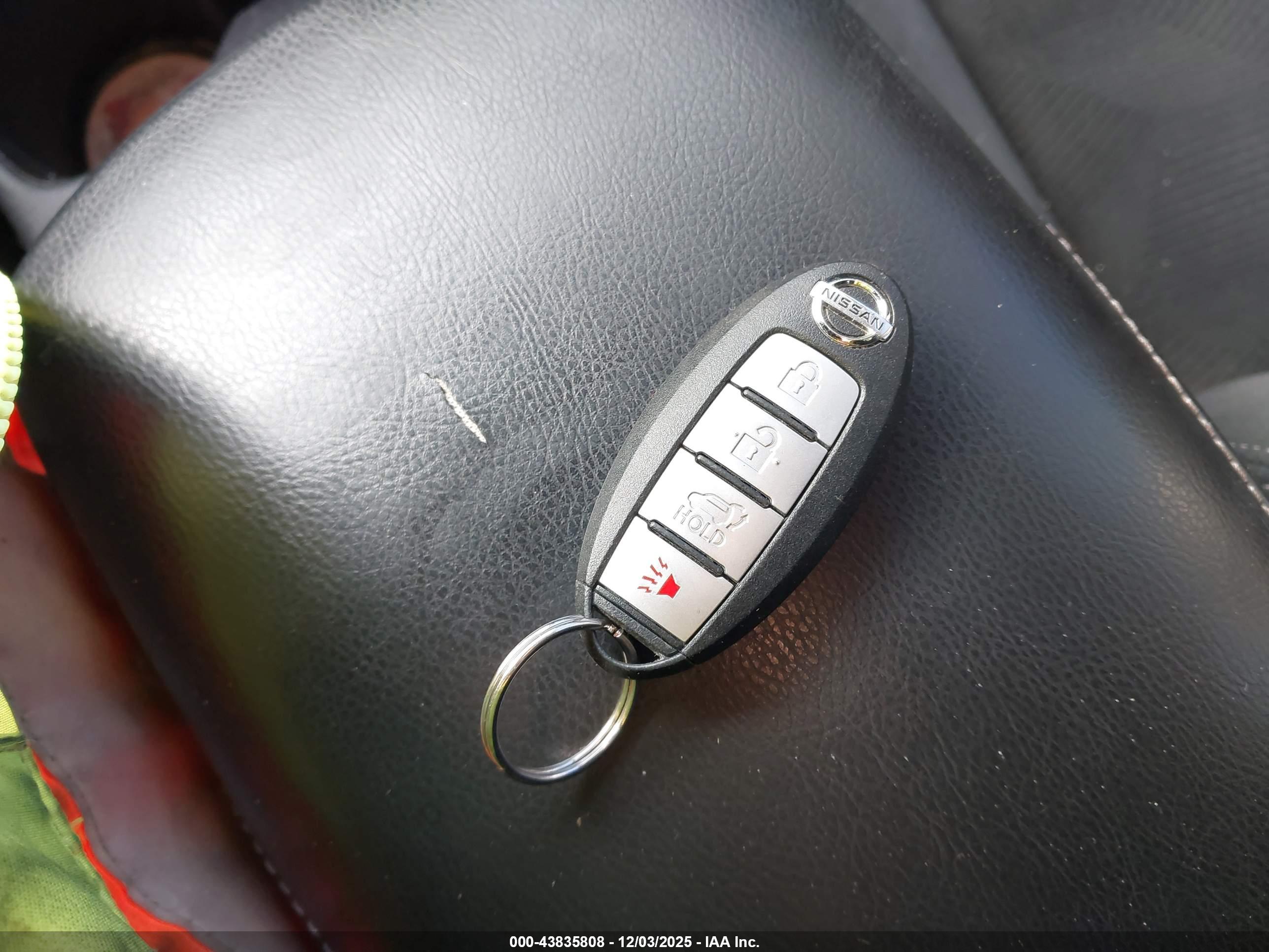 NISSAN ROGUE image 11