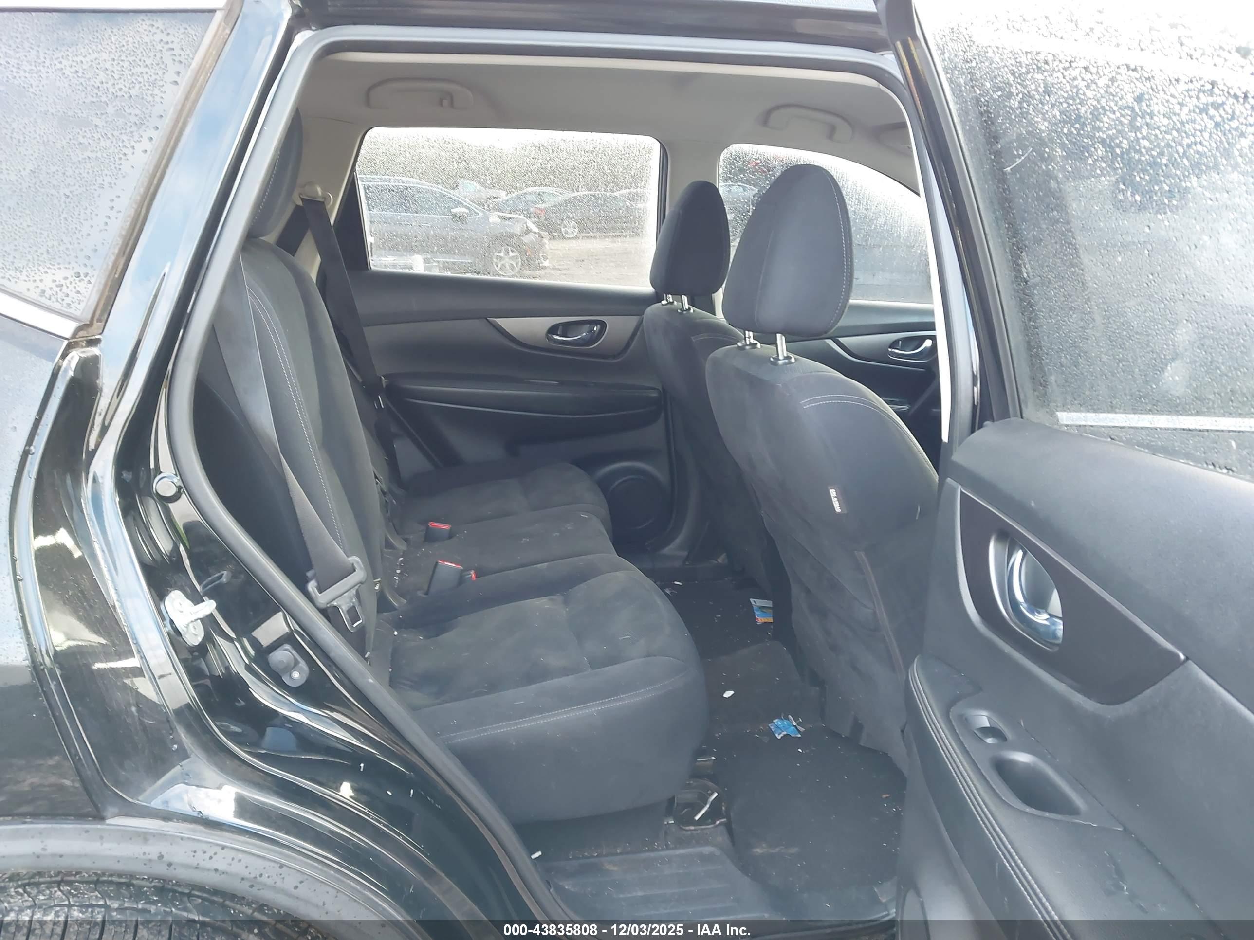 NISSAN ROGUE image 8