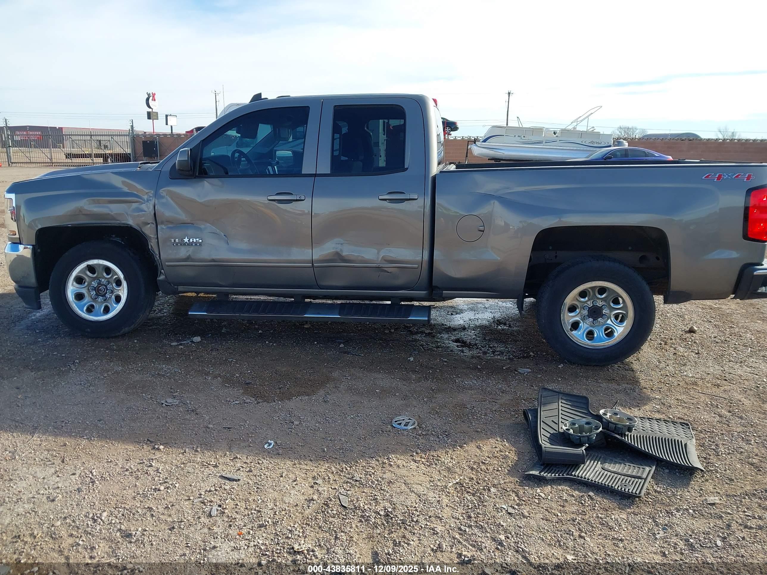 CHEVROLET SILVERADO image 6