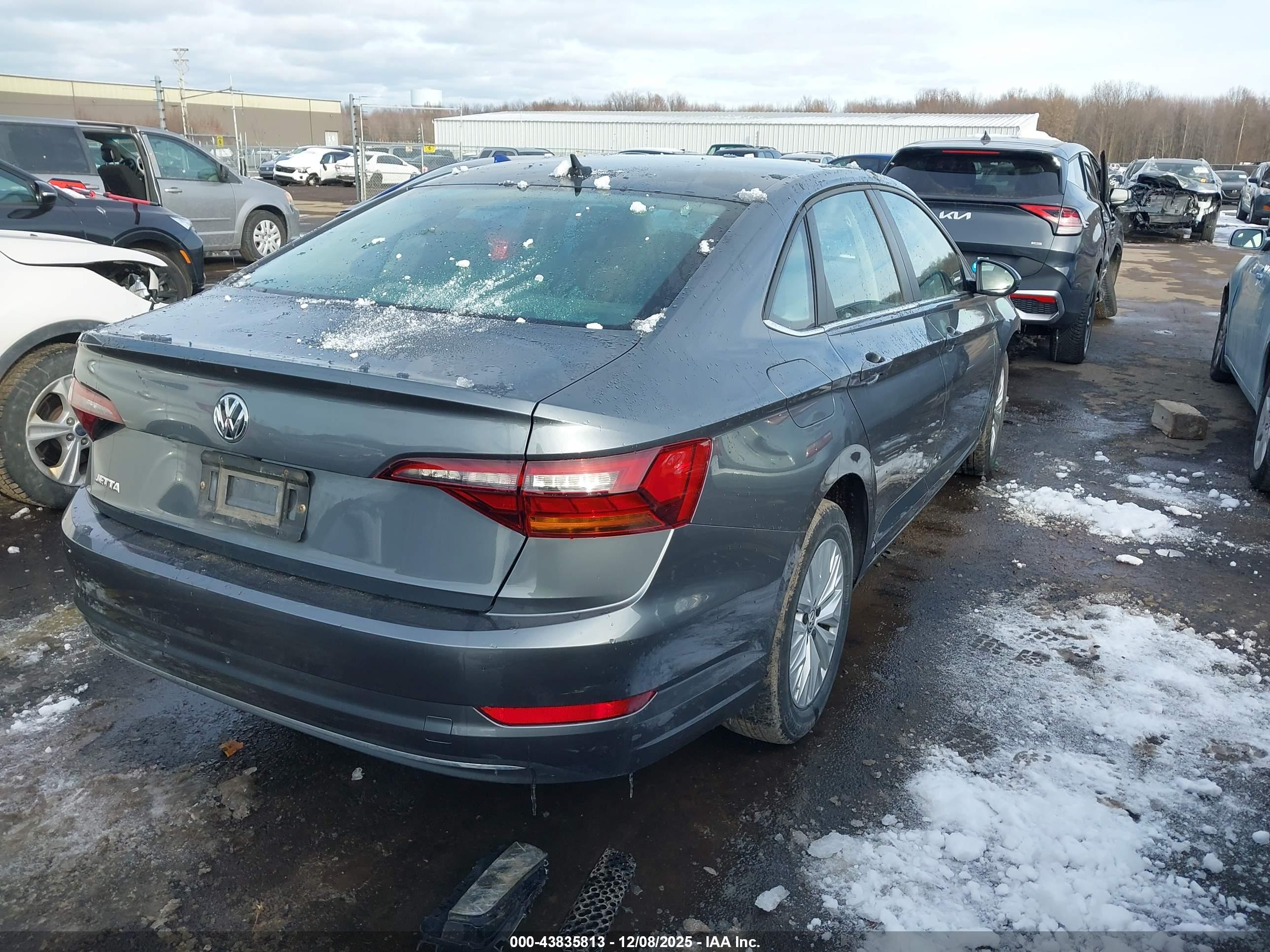 VOLKSWAGEN JETTA image 4