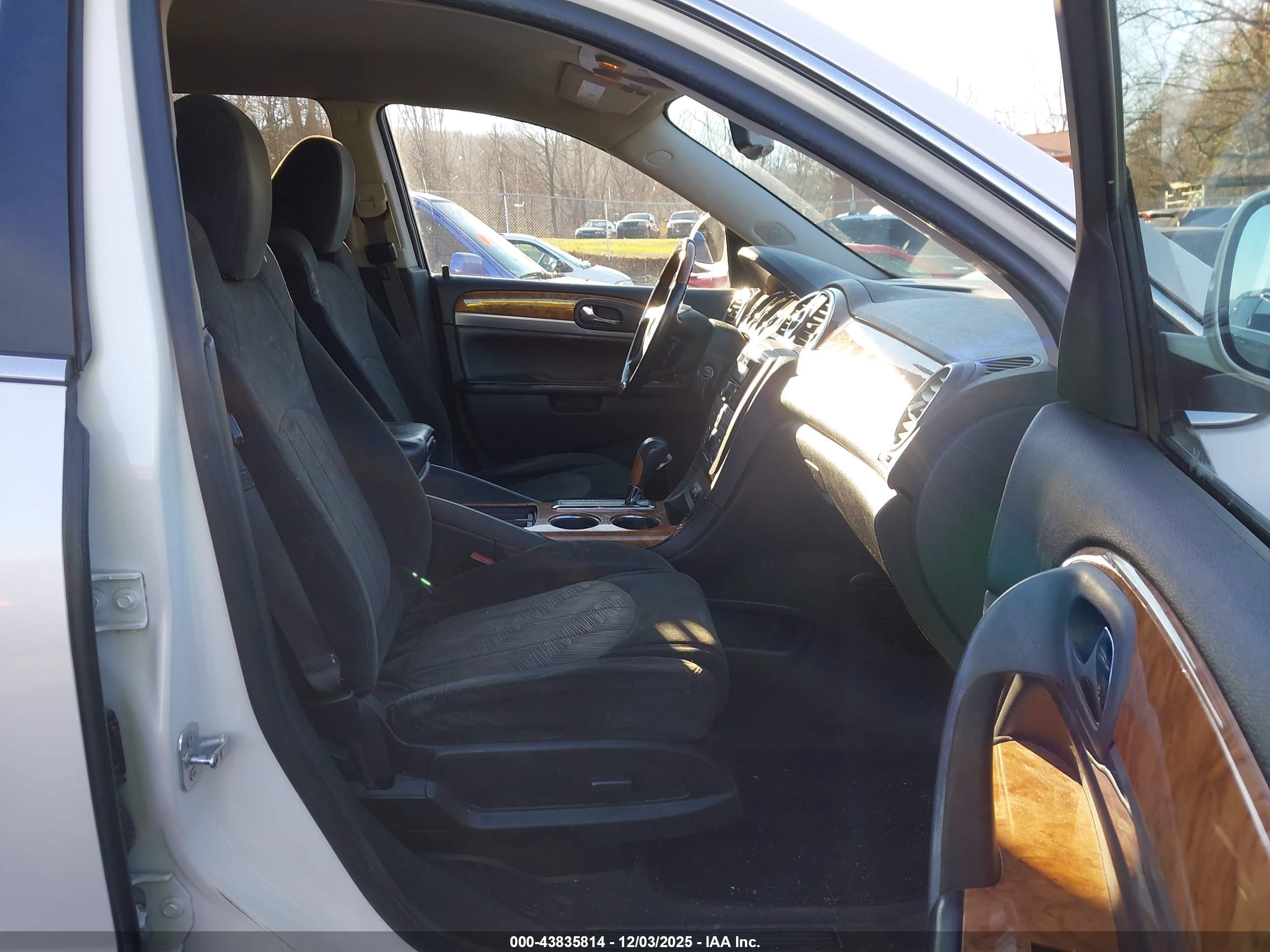 BUICK ENCLAVE image 5